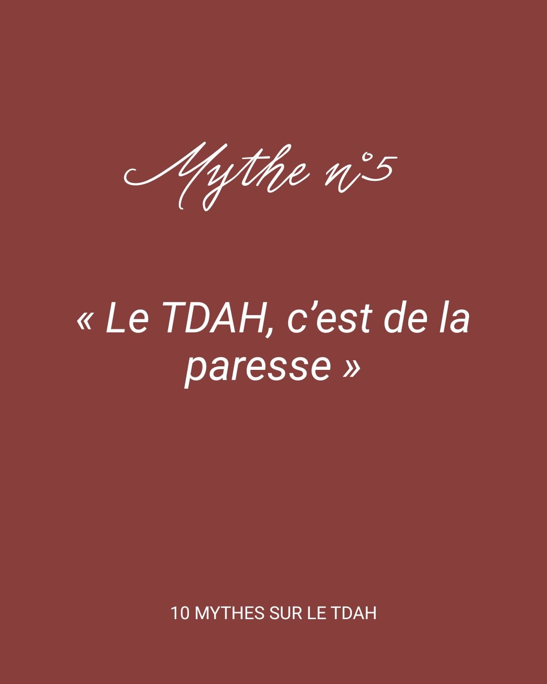 Mythe n°5 : « le TDAH, c’est de la paresse »
S’il existe un mythe qui marque durablement les trajectoires, c’est bien celui-là.
La “paresse” : un mot moral, collant, plaqué sur des mécanismes neurobiologiques qu’on ne comprend pas.
C’est un jugement, jamais un diagnostic.
Le TDAH n’est pas un manque de volonté.
C’est une difficulté d’activation, d’initiation, de priorisation et de maintien de l’effort :
le système exécutif ne parvient pas à lancer l’action, même avec la motivation.
Les études récentes (Barkley, Castellanos, Volkow & Faraone) décrivent :
• circuits fronto-striataux moins efficaces
• modulation dopaminergique atypique
• difficulté à générer l’activation initiale
• effort mental plus coûteux et épuisant
Ce n’est pas de la paresse.
C’est une architecture neurobiologique différente.
Et cette différence crée un cercle vicieux :
difficultés d’activation → retard → honte → baisse de motivation → difficultés accrues → accusations de “paresse”.
Une boucle parfaite d’injustice.
De l’intérieur, les personnes TDAH ne se sentent pas paresseuses.
Elles se sentent épuisées.
Elles veulent faire, essaient, compensent, s’en veulent.
Elles dépensent plus d’énergie cognitive que les autres.
Et l’hyperfocus montre l’exact opposé de la paresse.
Le mythe de la paresse n’est pas anodin.
Il enferme dans la honte, retarde les diagnostics, empêche les aménagements et transforme un trouble de la régulation en accusation morale.
La science est nette :
• Le TDAH est un trouble neurodéveloppemental.
• La “paresse” n’explique rien.
• La honte, elle, aggrave tout.
✨ La semaine prochaine : Mythe n°6 — « si tu réussis, tu n’es pas TDAH ».
On parlera camouflage, surcompensation, épuisement, et invisibilisation des trajectoires féminines.
#tdah #adhd #neurosciences #psychiatrie #santémentale #neurodiversité #adhdfacts #mentalhealth #sciencebased #adhdwomen #stopauxmythes #santé #mentalhealtheducation