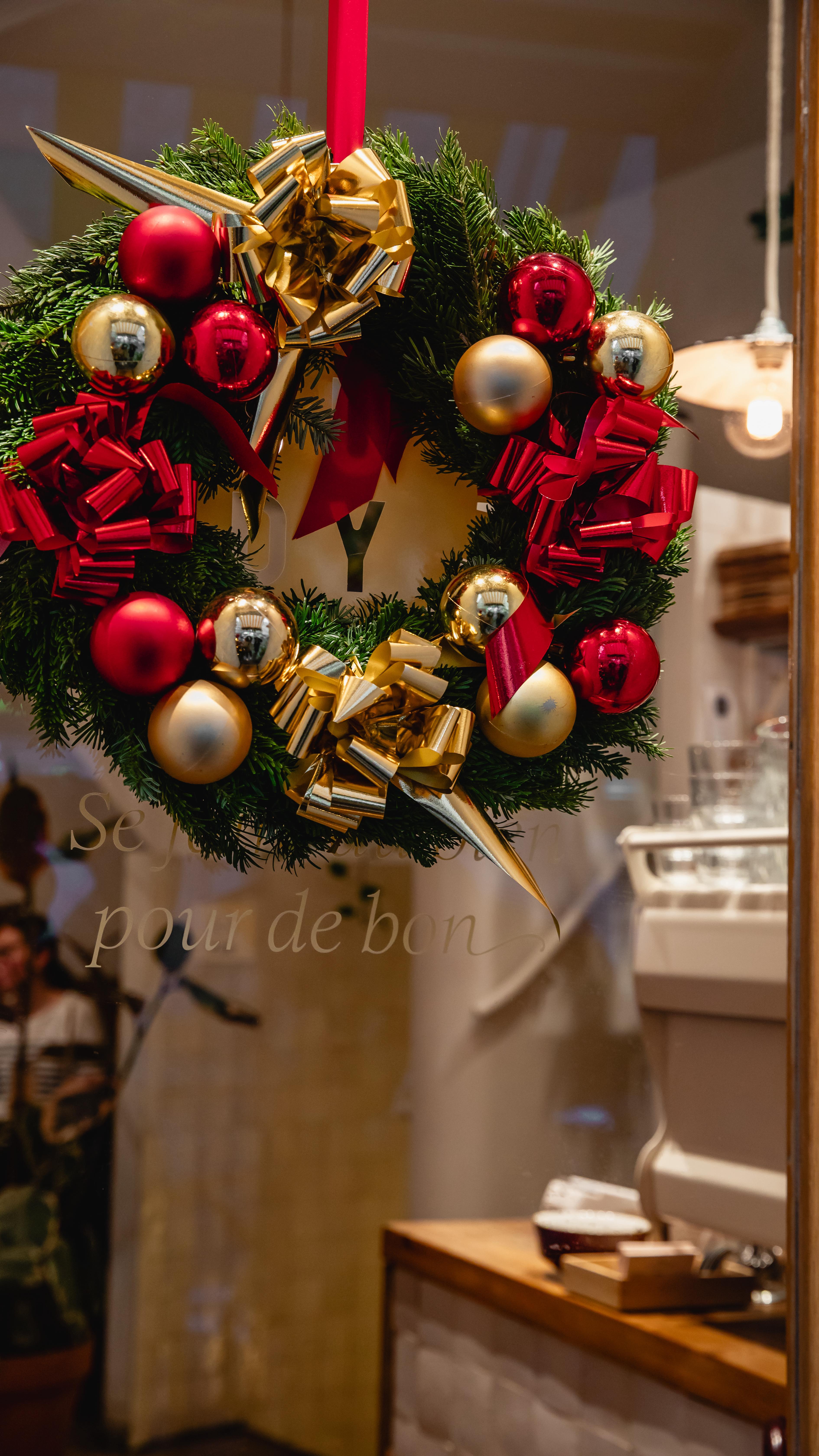 A SWEET VOSGES STOP 🍪
Une bonne journée commence par un passage chez Judy Vosges!
Une boisson chaude à emporter, une pâtisserie sans gluten… la petite pause qui change tout !
☀️ Judy Vosges : 2 rue de Béarn, Paris 3
📸 @alicepages
#placedesvosges #sansgluten #glutenfreeparis #sansglutenparis #matchaparis #coffeeshopmarais