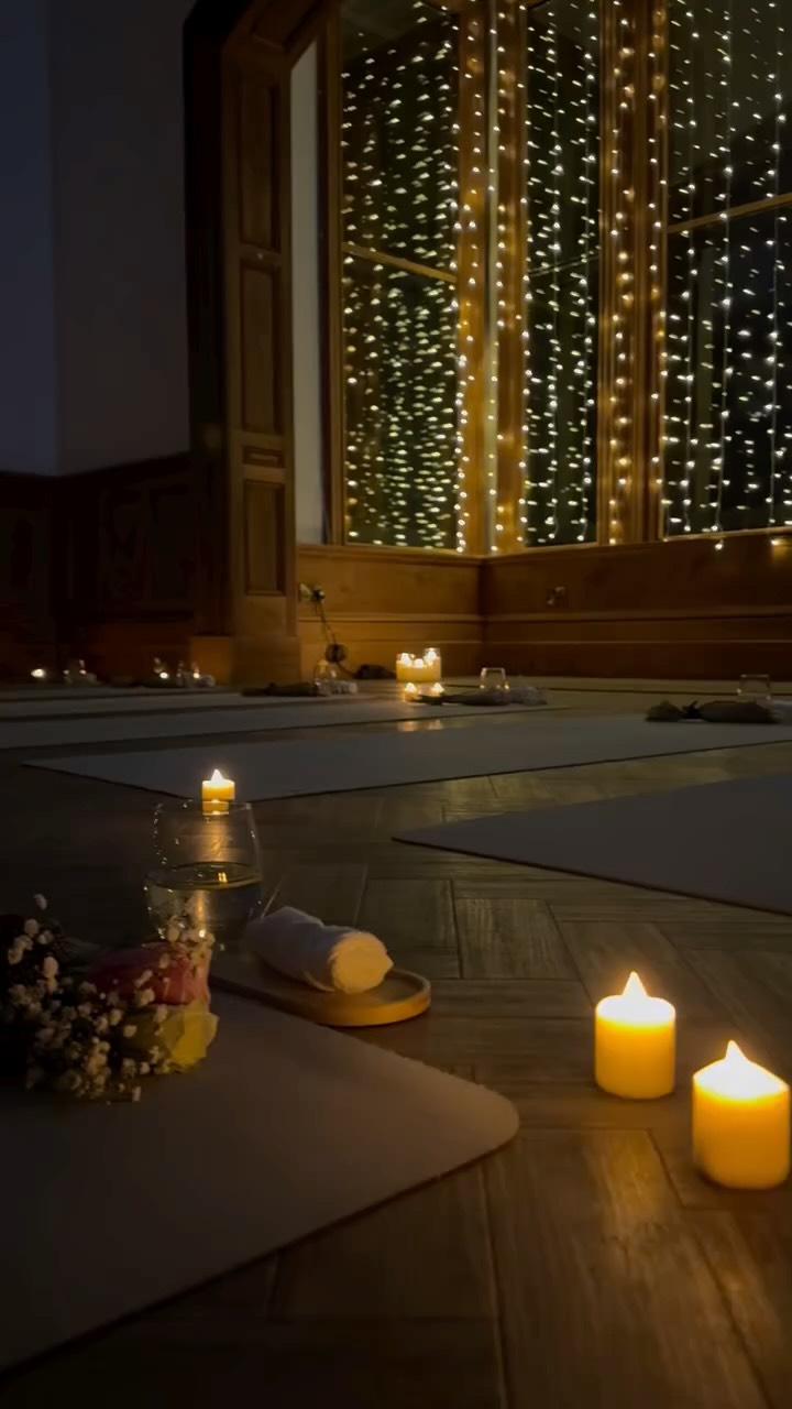 Sleigh • Sparkle • Sip ✨
A night wrapped in candlelight, movement and prosecco bubbles.
Pilates that felt like a deep exhale, closing with warm lavender towels that drifted everyone into a dreamier, more restful state.
We then moved into an intimate festive dining experience, where thoughtful gifts awaited each guest - the sweetest touch to end the evening.
Thank you to @behosted__ for adding such beautiful styling touches and helping make the space feel truly magical.
And a heartfelt thank you to all of our incredible sponsors who made the gifting experience so special too 🤍:
@solterraprints
@ebobeautywellness
@pilatesandcream
@behosted__
@obobobu.soap
@love_and_willow
@littlececil22
@sugandha_fragrance
@littledropsdesign
@luxentialliving
@beas.botanicals
@catalyse.life.drinks
Pilates Event • Christmas Event • Festive Pilates • Wellness Event • Adhone Pilates • Hampshire Events • Intimate Dining • Wellness Event • Candlelit Pilates • Event Styling