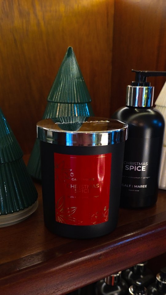 Christmas Spice is full of ginger, apple, cinammon, sugar and everything nice🍎🎄
Local Retailers:
▪︎Okazions - West Mall
▪︎Rainy Days - Ellerslie Plaza
▪︎The Avenue Pharmacy - Ariapita Ave
▪︎Massy Stores (8oz only)
St. Ann’s
Maraval
Westmoorings
Alyce Glen
Brentwood
Trincity
St. Augustine
Gulf View
▪︎Tradewinds Hotel - San Fernando
▪︎Antoni’s Floral - Valpark
▪︎Nextgen Brewing - San Fernando
▪︎Siro Home - San Juan
▪︎Galt & Maree Lab - By Appointment in Maraval
In Tobago:
▪︎Siro Home - Canaan
▪︎Bambú Gift Shoppe - Crown Point Hotel, Store Bay
#christmascandle #christmascandles #shoplocal #galtandmaree #trinidadandtobago #luxurycandles #handpoured #handpouredcandles #bathandbodyproducts #skincare #candles #candlelover #candleshop