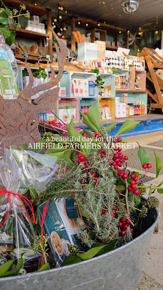 Bright and sunny day for the market today! 🌞
#farmersmarket #shoplocal #supportirish