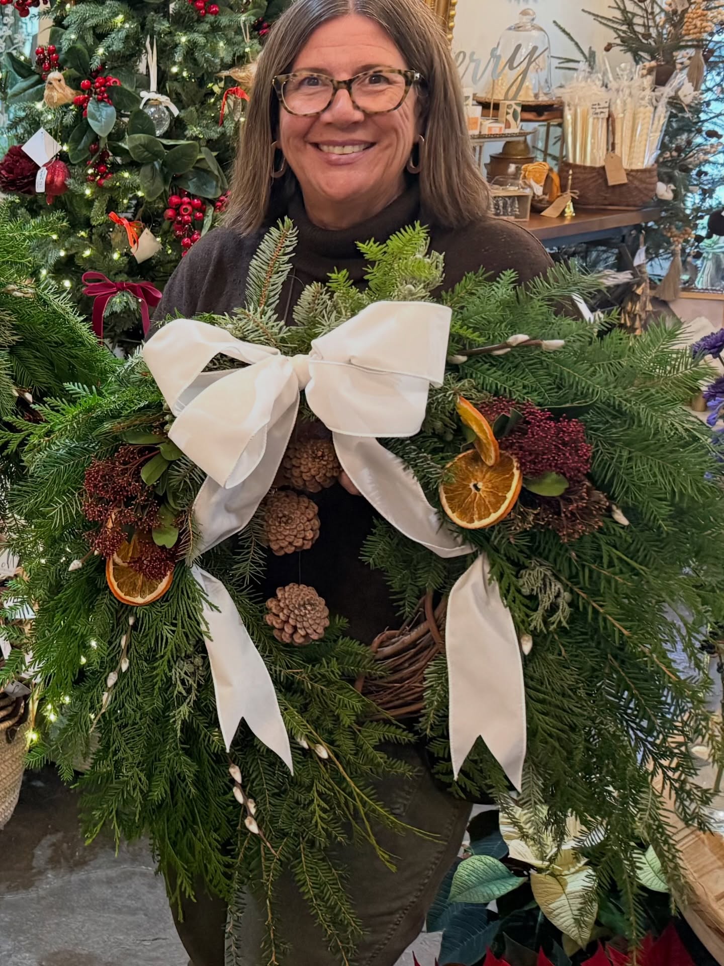 We took mum to @nicheboutiqueflorals to celebrate her 87th birthday. We made Christmas Wreaths. It was a really great way to spend time together, and the perfect gift for mum.
