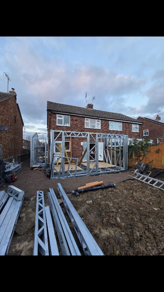 One day. One delivery. Two Frametek extensions.
Precision-built. Rapid to install.
💬 Got a project coming up?
Drop us a message — 2026 dates avaliable
#Frametek #LightGaugeSteel #SteelFrame #SteelFrameConstruction #LGSF #ModernConstruction #OffsiteConstruction #PrefabricatedBuilding #ModularConstruction #BuildProgress #OnSiteToday #ConstructionUpdate #SiteWork #ConstructionLife #InstallerLife #UKConstruction #BuildInADay #FastBuild