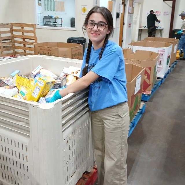 FLEX students are great volunteers!
Nia from Georgia volunteered at a food bank in her host community. While there she packed boxes of food and water to support the food bank. She ended the day saying, "I can't wait for the next time!"
Nia, we can't wait to hear about how you continue to make an impact in your community! Way to go!
#FLEXProgram #Exchangeourworld #America250
@worldlinkexchange