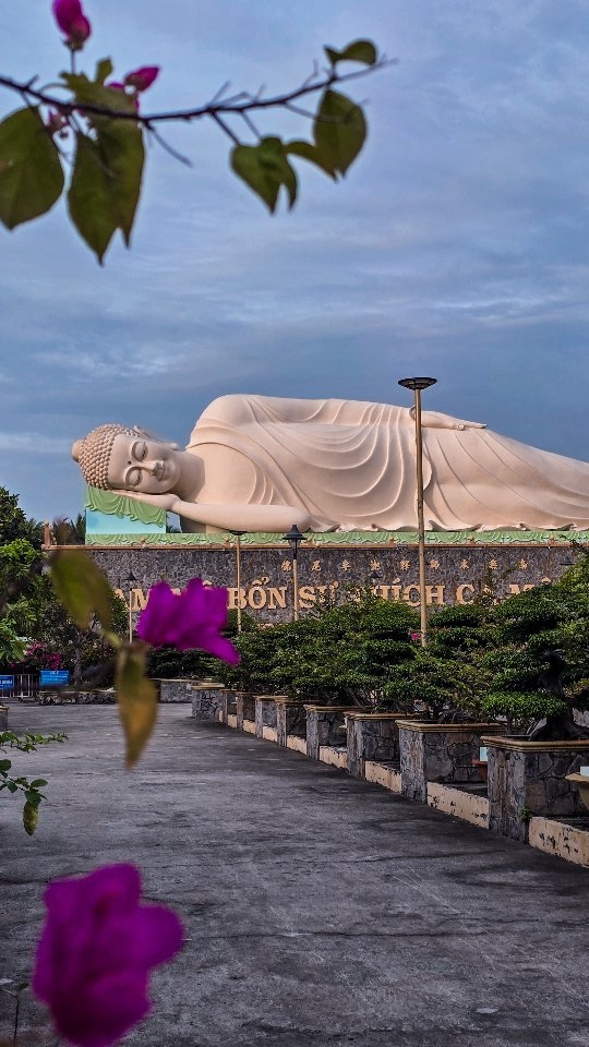 𝑻𝒉𝒊𝒔 𝒊𝒔 𝑽𝒊𝒆𝒕𝒏𝒂𝒎 🇻🇳✨ 𝑳𝒊𝒕𝒕𝒍𝒆 𝒎𝒐𝒎𝒆𝒏𝒕𝒔, 𝒃𝒊𝒈 𝒎𝒆𝒎𝒐𝒓𝒊𝒆𝒔.
#vietnamtravel #roundtrip #collectmomentsnotthings
@vietnamtravelers