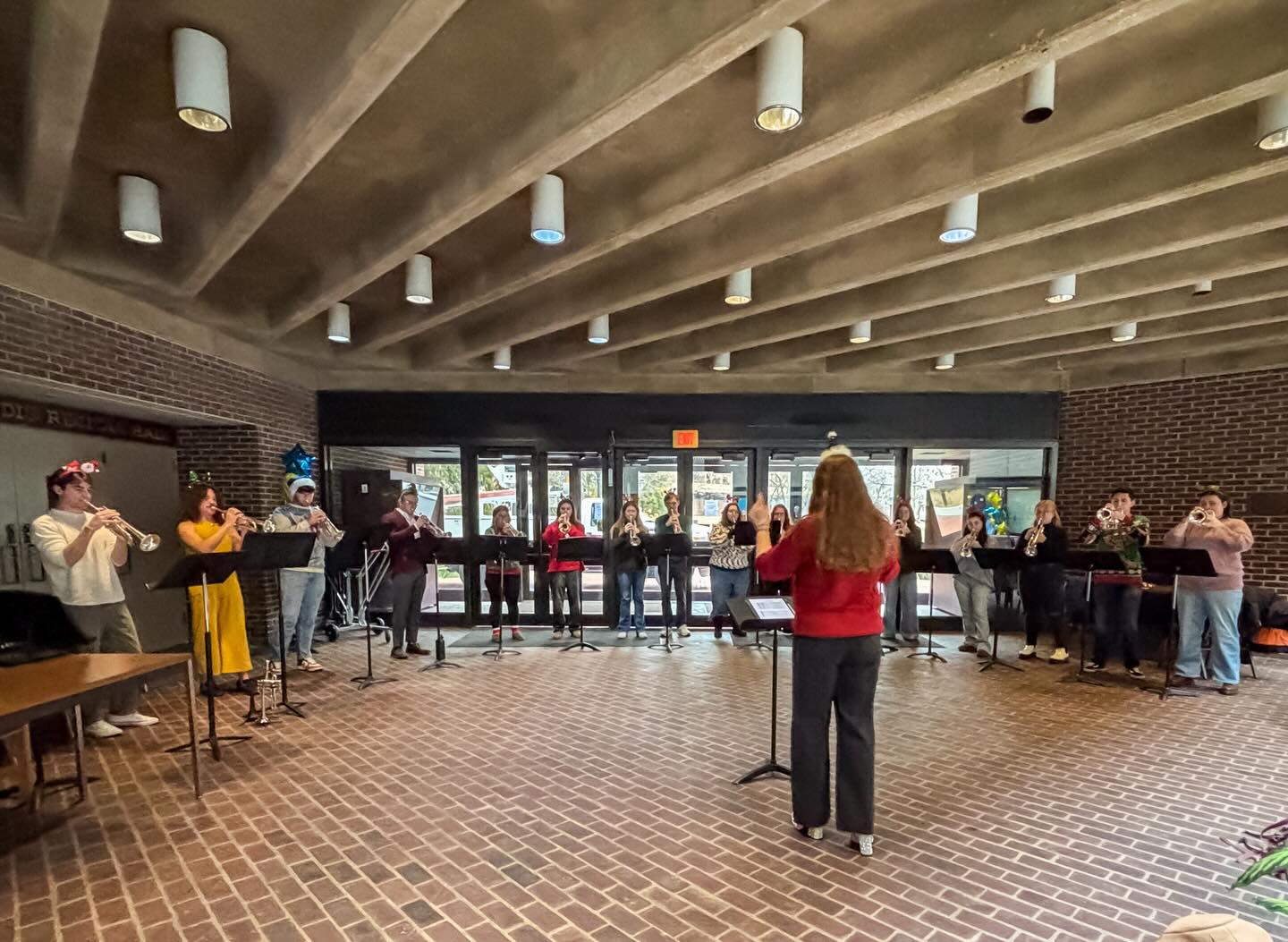 Another semester at UD in the books! 💙💛 This has been such a joyful one full of exciting performances, lots of learning, welcoming new students into the studio, and of course tacos. I am so proud of all of the hard work these students have put into their art and cheering each other on the whole time. 🐤🎺