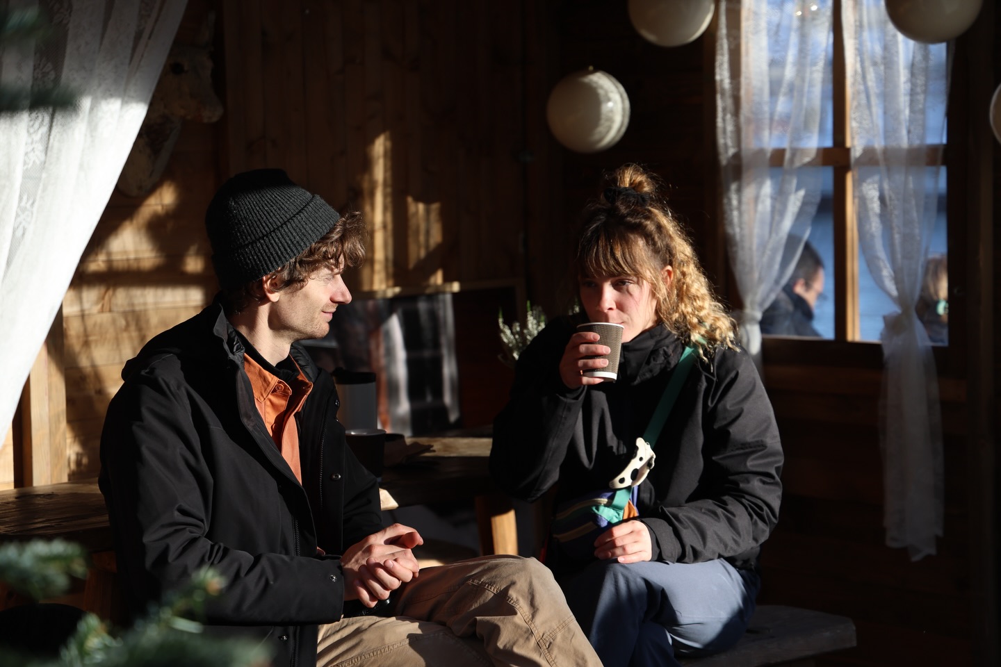 Ob beim Glühwein, beim Essen oder einfach beim Schlendern durchs Lichtermeer – Rudolfs Weihnacht ist der Ort für echte Begegnungen, Lachen und unvergessliche Wintermomente. 💛
📍 Inseli Luzern | Noch bis am 22. Dezember
#rudolfsweihnacht #luzern #weihnachtsmarkt