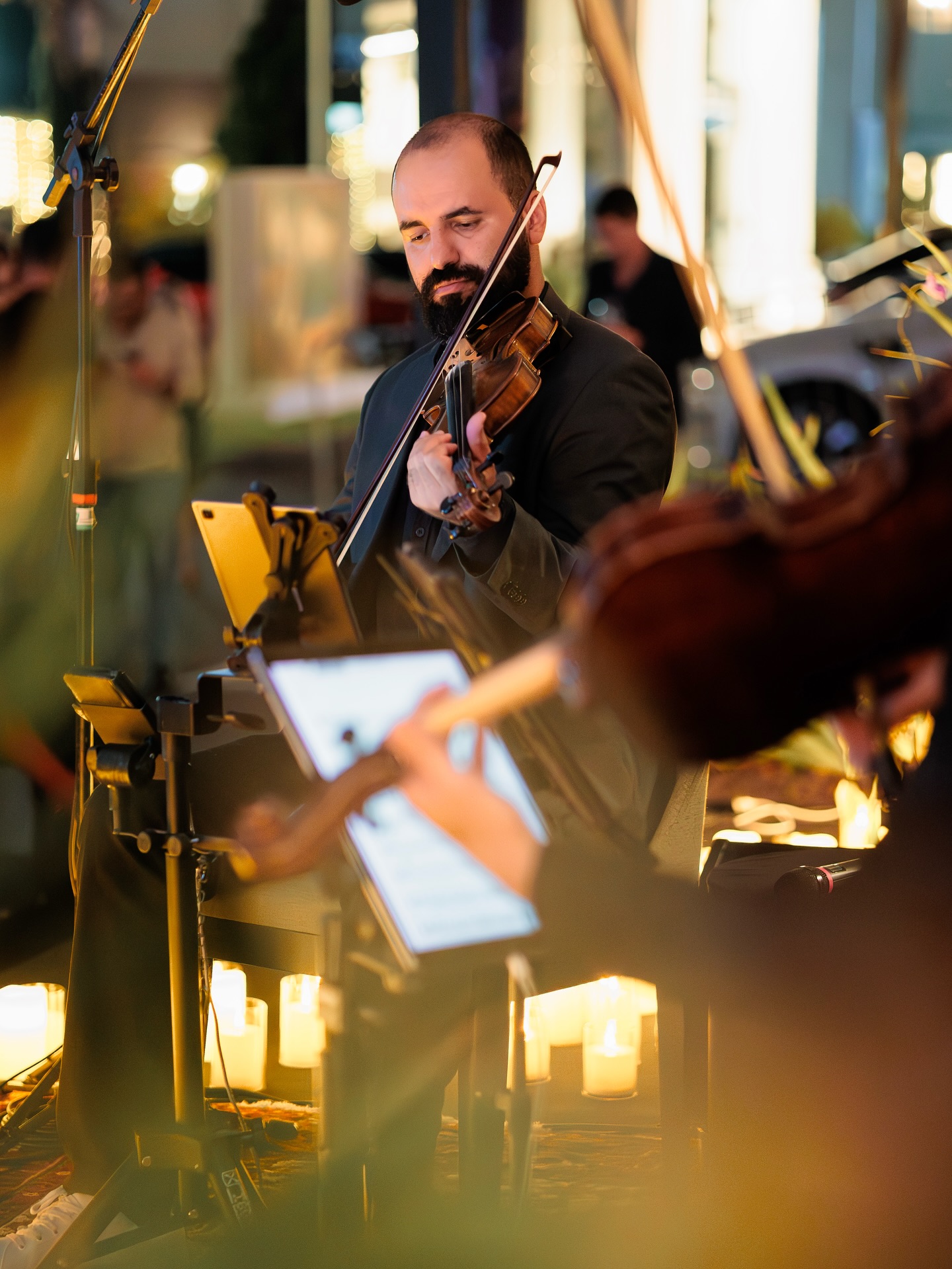 Uma noite para celebrar encontros, música e sensibilidade
O Luminous Concert transformou o CasaHall em um cenário de luz, emoção e conexão.
Nosso agradecimento a todos que estiveram presentes e aos parceiros que tornaram esta noite possível
