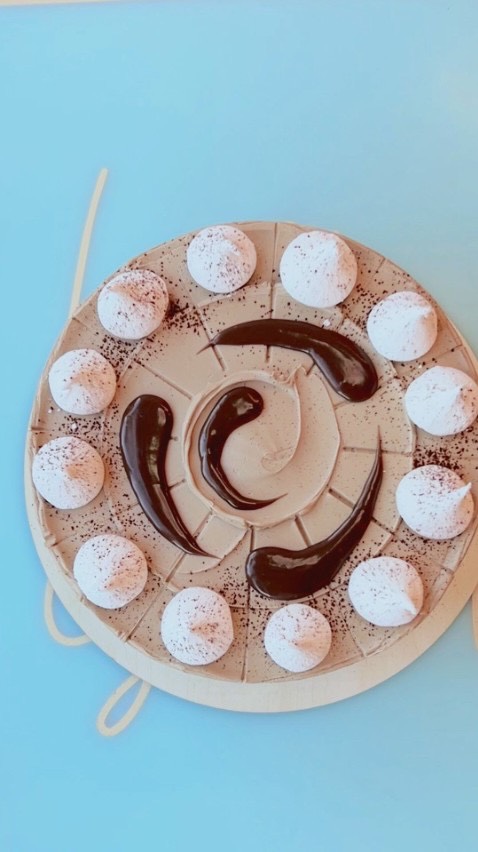 Yes, you need a slice of hot chocolate cake 🍫
Available on the counter all this festive season🍰
#hotchocolate #chocolatecake #letthemseecake