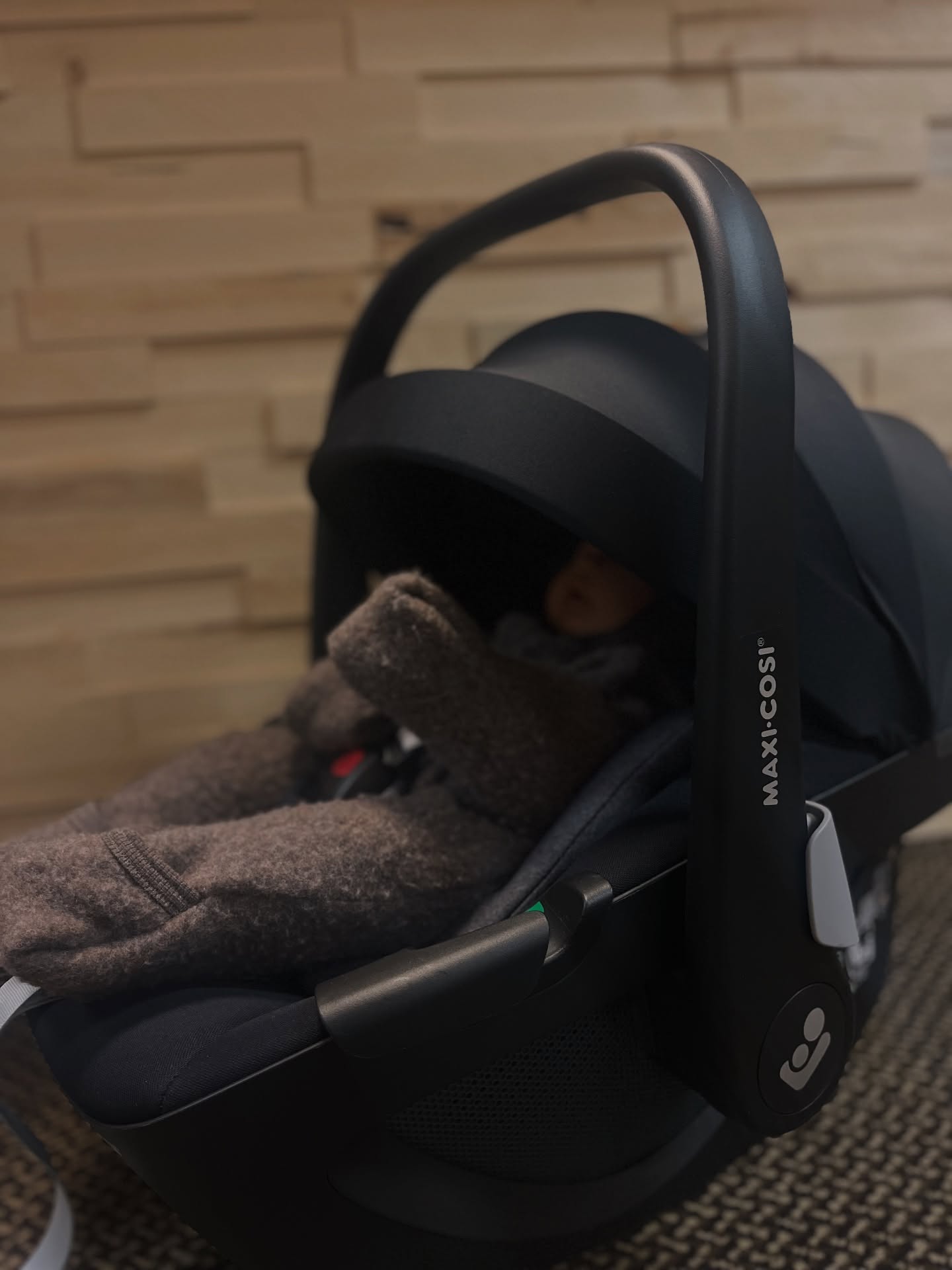 Die Pebble 360 macht den Familienalltag so viel leichter!
360° drehbar, super sicher nach i-Size, mit Easy-In Gurtsystem und ClimaFlow für angenehme Luftzirkulation.
Mehr Komfort für euch - mehr Sicherheit für die Kleinsten. 🤍
#Pebble360 #MaxiCosi #Babyschale #Babybedarf #MamaAlltag #Elternlife #BabyOnBoard #iSize #Kindersicherheit #HerzenskindBregenzerwald