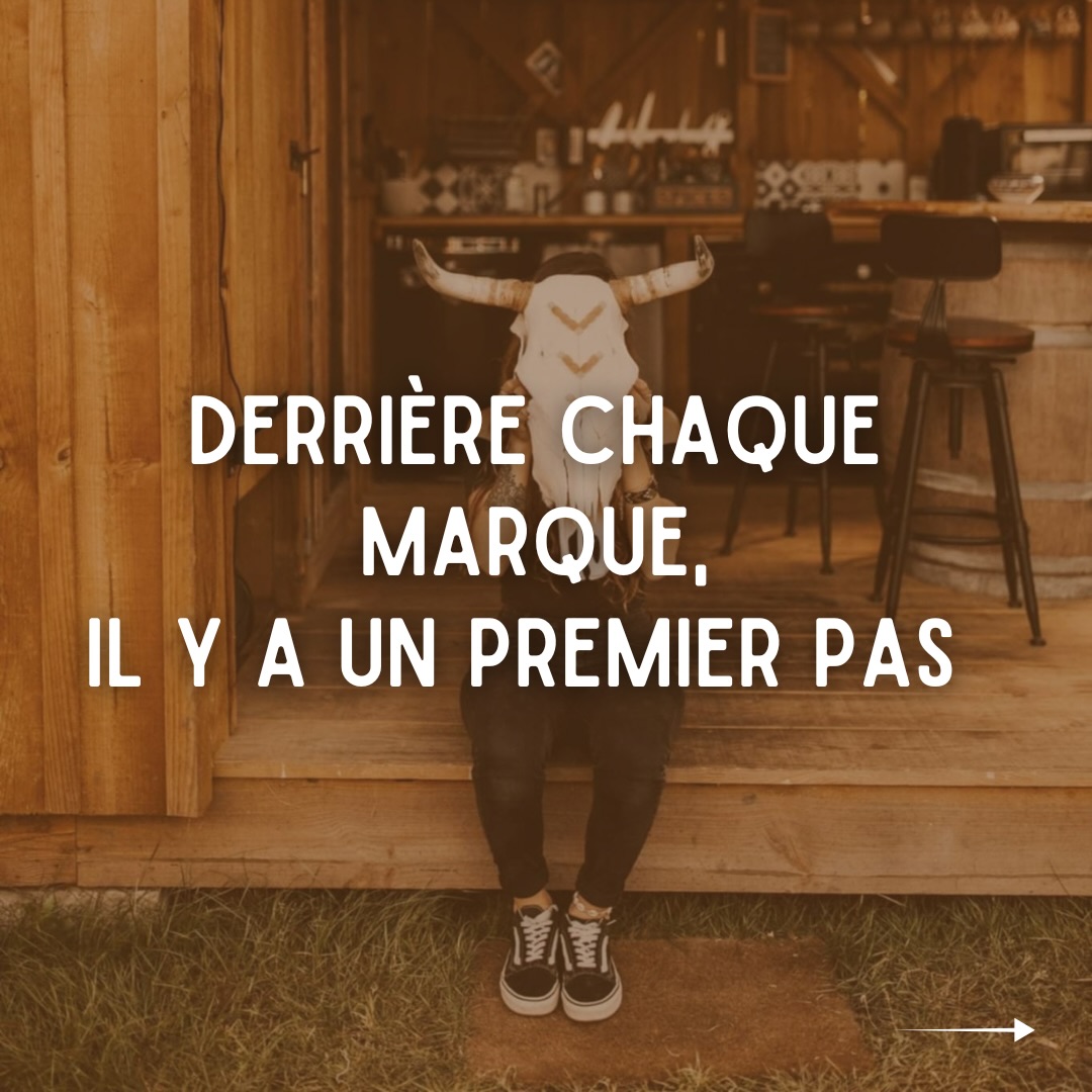 On aime pas l’atypique chez Wild Whispers ? 😃
Six ans d’une histoire de marque qui n’a jamais cessé d’évoluer.
Loin d’être linéaire… et c’est ça qui la rend belle 🫶
2019 je me lance.
2020 la gamme s’agrandit, les commandes suivent.
2021 je rencontre la photographe de la marque
2022 on shoote partout, l’identité visuelle devient reconnaissable.
2023 je quitte un bureau trop petit, j’achète une caravane et je la retape pour mes événements pros
2023–2024 je bouge partout… mais une nouvelle idée germe 🫠
2025 je veux créer un logement atypique pour matérialiser l’âme de la marque. Permis ok, travaux lancés on repart sur de la nouveauté et on se challenge encore au maximum. 🚀
Rendez-vous en 2026 pour la suite.
Et franchement…
C’est pas un parcours atypique, ça? ⚡️
#histoiredemarque #photodump #smallbusinessowner