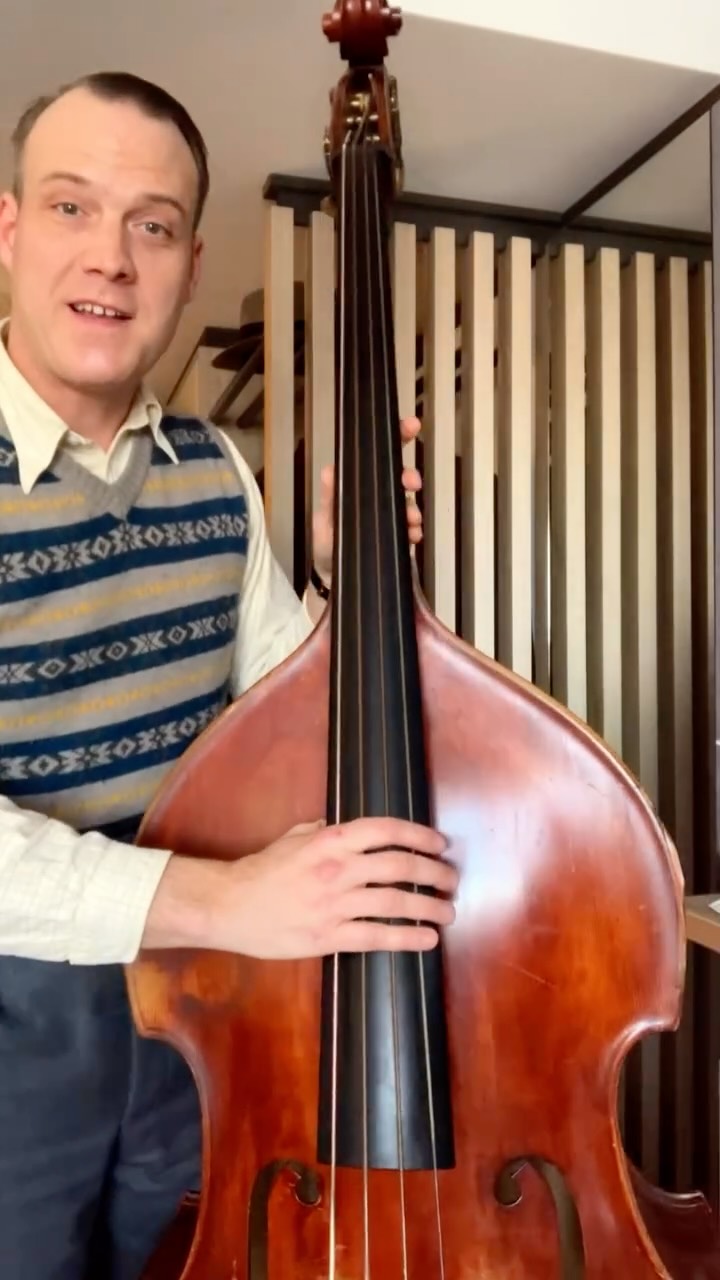 Slapping Gershwin‘s “I Got Rhythm”.
How to spend some free time on tour, here, yesterday in my Munich hotel room.
Hope you like it 😊
#slapdoublebass #Igotrhythm #swing #hotjazz #doublebass #1930s #1940s #vintagefashion, #slapbass #stringbass #gutstringbass #milthinton #vintage #30sfashion #music #bass #jazz #jazzmusic #dance #rhythm
