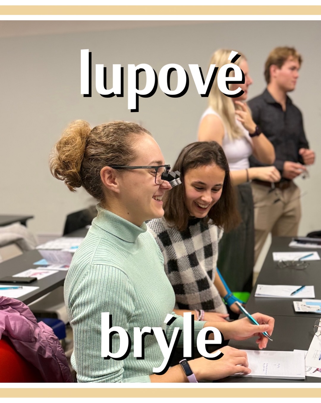 V úterý (se) uvidíme! 👀
To byla naše malá slovní hříčka k workshopu od @odonto.cz, který se pro nás konal tento týden. Probrali jsme lupové brýle od A do Z, položili nespočet dotazů a nakonec strávili téměř tři čtvrtě hodiny zkoušením různých modelů lupovek od @orascoptic. 🕶️😎👓
Mockrát děkujeme Odontu za skvěle strávený podvečer a těšíme se na další spolupráci! 🤝✨