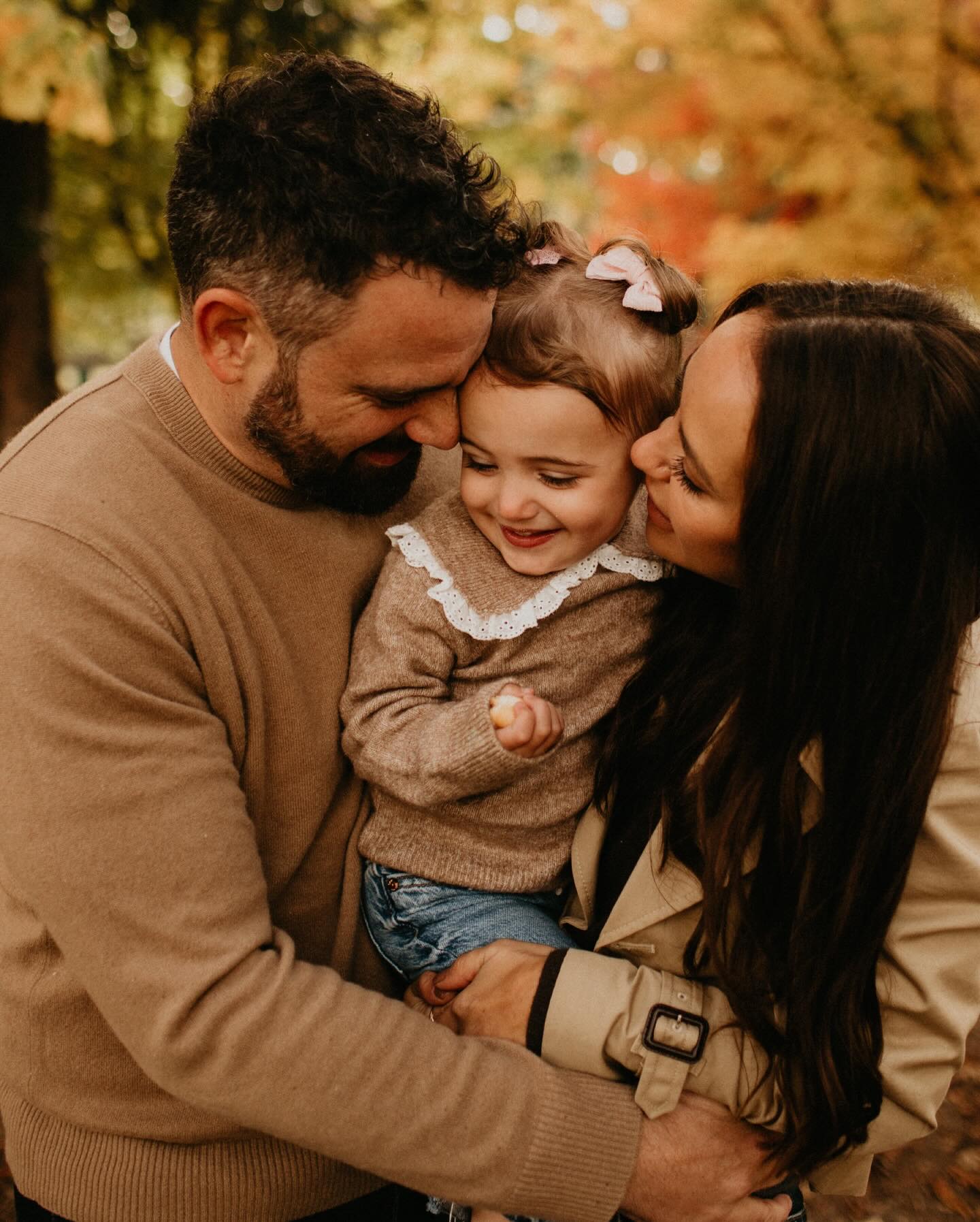 Never shared some of my favourite moments from autumn minis 🥹 obsessed is an understatement