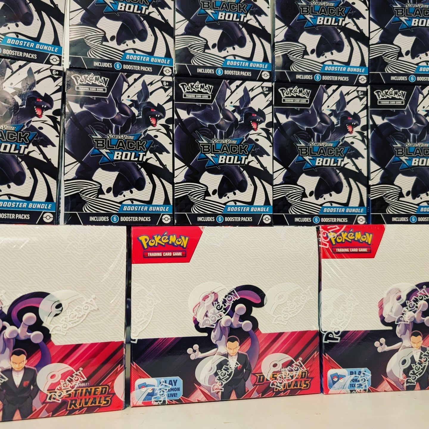 Looks like Santa came early 🎅 We're finishing off the year with another huge RRP giveaway over in the Discord 🎄
Destined Rivals booster boxes and Black Bolt bundles will be going to our lovely community members!
🔗 Link to join is in our bio and on the website!
#pokemon #PokemonCardsUK #pokemoncommunity