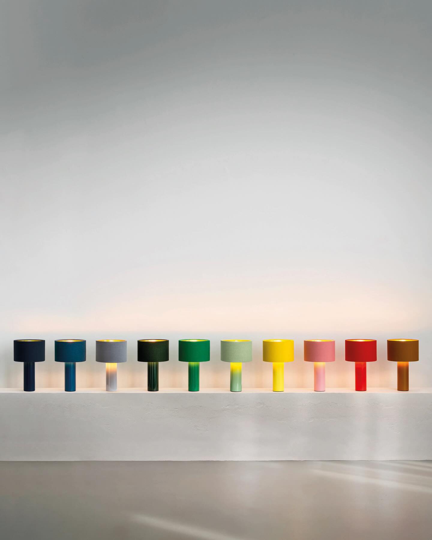 ALL ROUND Mini lamp.
It is a rainbow in 10 colours.