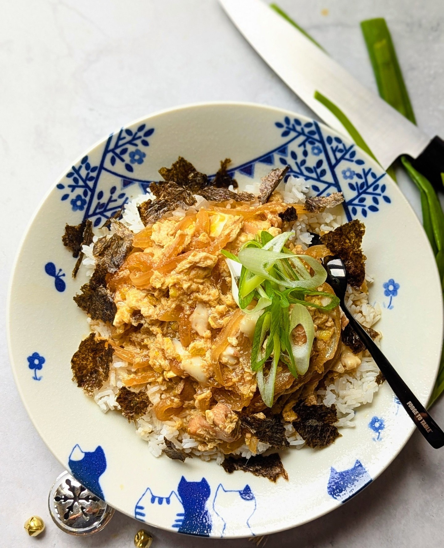 When it comes to Japanese comfort food, this has to be one of the top contenders. Exceedingly easy to assemble by tossing almost all the ingredients in a saucepan, simmering, and serving over rice. But don’t let its simplicity disguise the absolute flavor bomb that it truly is!
...
🔪 6" Honesuki Utility Knife
...
'Easy Oyakodon Chicken Bowls' recipe out now on our Test Kitchen!