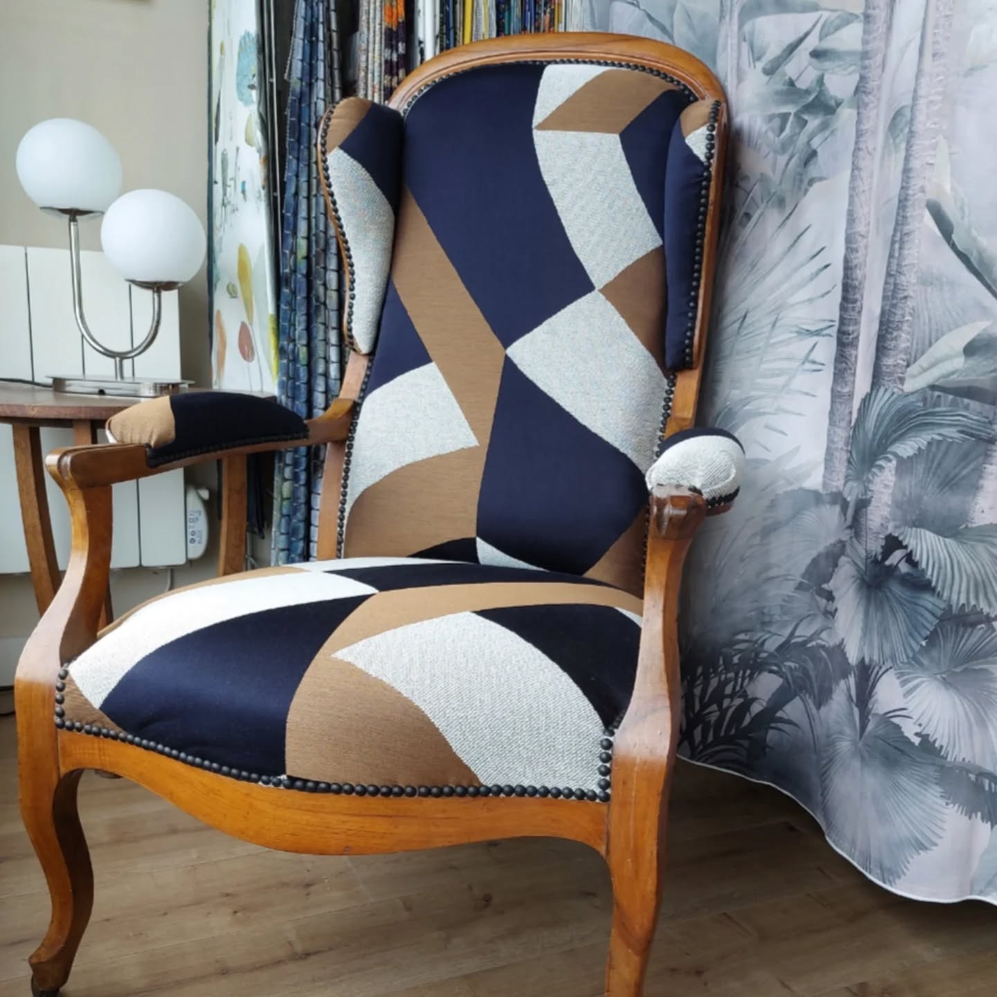 #decorationinterieur #tapisserie #Lelievre #fauteuil #faitmain #voltaire #ateliersiegesetdecors