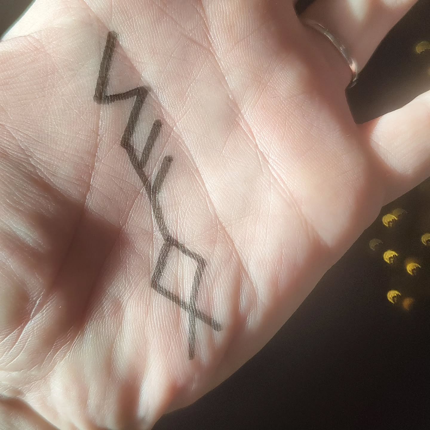 Good morning Wytches, I was asked yesterday what my top Wytchy tips for Magickal living are!?
Learning to breathe is always my top answer! But I've been saying that for 20 years! 🤣🤣🤣
1- My first most important tip- making time for Soulitude, and no I didn't Spell that wrong. Taking time for Solitude with yourself, with your Spirit. It doesn't have to be meditation, just quiteness wiith yourself. No phone, no people and no distractions!
2- Shower and eat intentionally. Shower with awareness, fully conscious that you know you are nourishing your body, cleansing the body. Clearing away Psychic debris. My teachers taught me to visualise being bathed in rainbow light. It might feel a bit woo woo new age, but give it a go!
Breathe as you cook, pray and give offerings to your food, for its sacrifice. I give healing and prayers to my meat, releasing its Spirit of pain and trauma. As you cure feel appreciation for the food, it's taste and be thankful to whomever cooked the meal and their skill.
3- Draw Magickal Symbols, Sigils and Bindrunes/Ogham Scripts on your hands and body - they are temporary so won't require upkeep. Just wash away and cleanse at the end of each day.
What's your favourite Wytch tips for Magickal living?
Blessings of the Land Sea and the Sky ❤️❤️❤️❤️