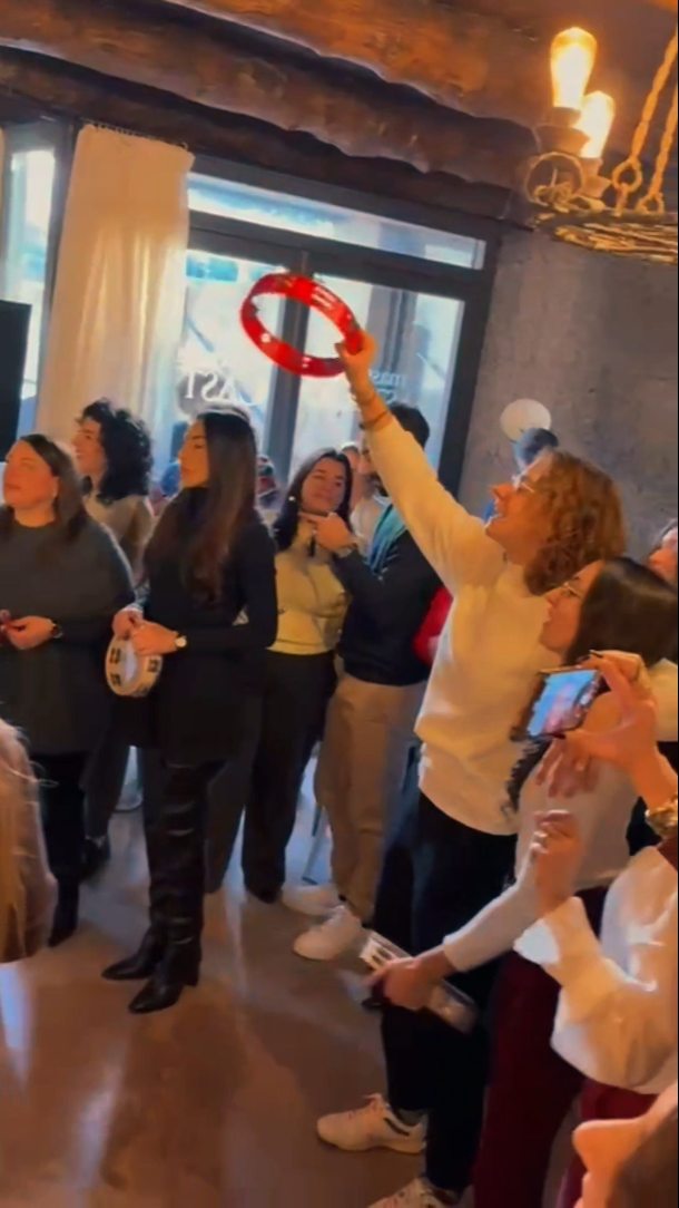 Heron Force è questo:
persone, sorrisi e legami che vanno oltre l’allenamento!
Con questo momento speciale abbiamo voluto augurarci buone feste di Natale,
con la stessa energia, gioia e unione che portiamo ogni giorno dentro e fuori dalla palestra 🦅💪
Un enorme grazie alla @masseriacastello che ci ha accolto e fatto sentire a casa ❤️
🎄 Buone feste dalla famiglia Heron Force 🎄
•
•
#heronforce #buonefeste #viral