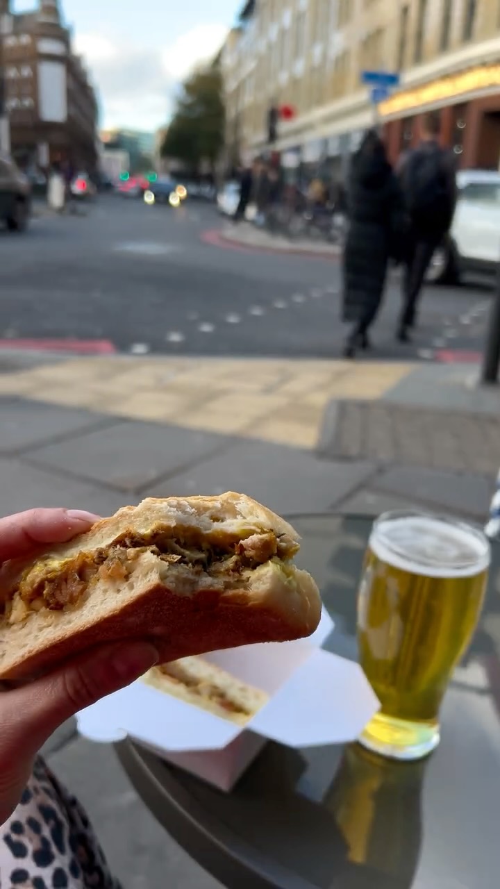 Hope everyone’s having an amazing weekend ☀️
If not… come visit us at Spitalfields and find your feel-good food 😌 or order online (link in bio)
#MammasGoodies #SaturdayVibes #FeelGoodFood #SpitalfieldsMarket #LondonFoodies #ItalianStreetFood #WeekendEats #LondonEats #FoodieLondon #OrderOnline