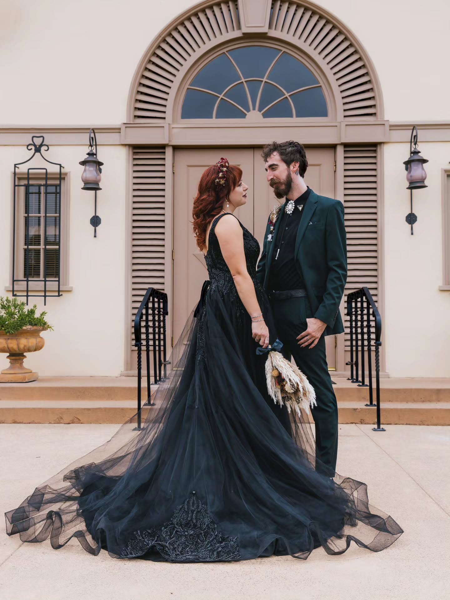 Untraditional is the new traditional and its beautiful.
Bubbles are beautiful too.