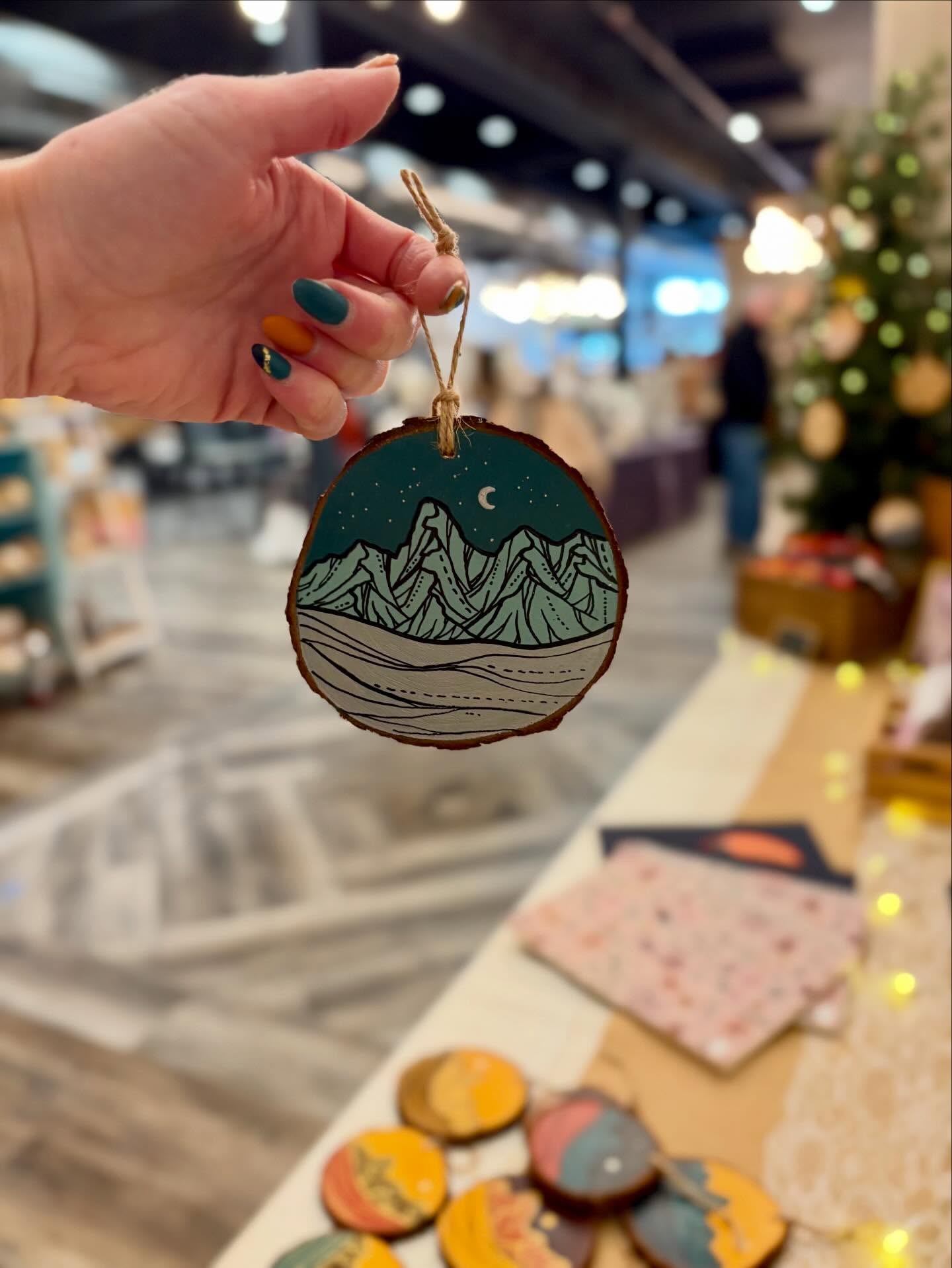 Tonight is the last chance to get your orders in before Christmas! I will be making a post office run tomorrow, thank you for your support this year!! ♥️♥️♥️
I still have about 10 wood slice mountain ornaments left. They are each painted with acrylic then sealed with varnish.
#woodsliceornament #handpaintedornament #handmadeornaments #madeinidaho #tetons