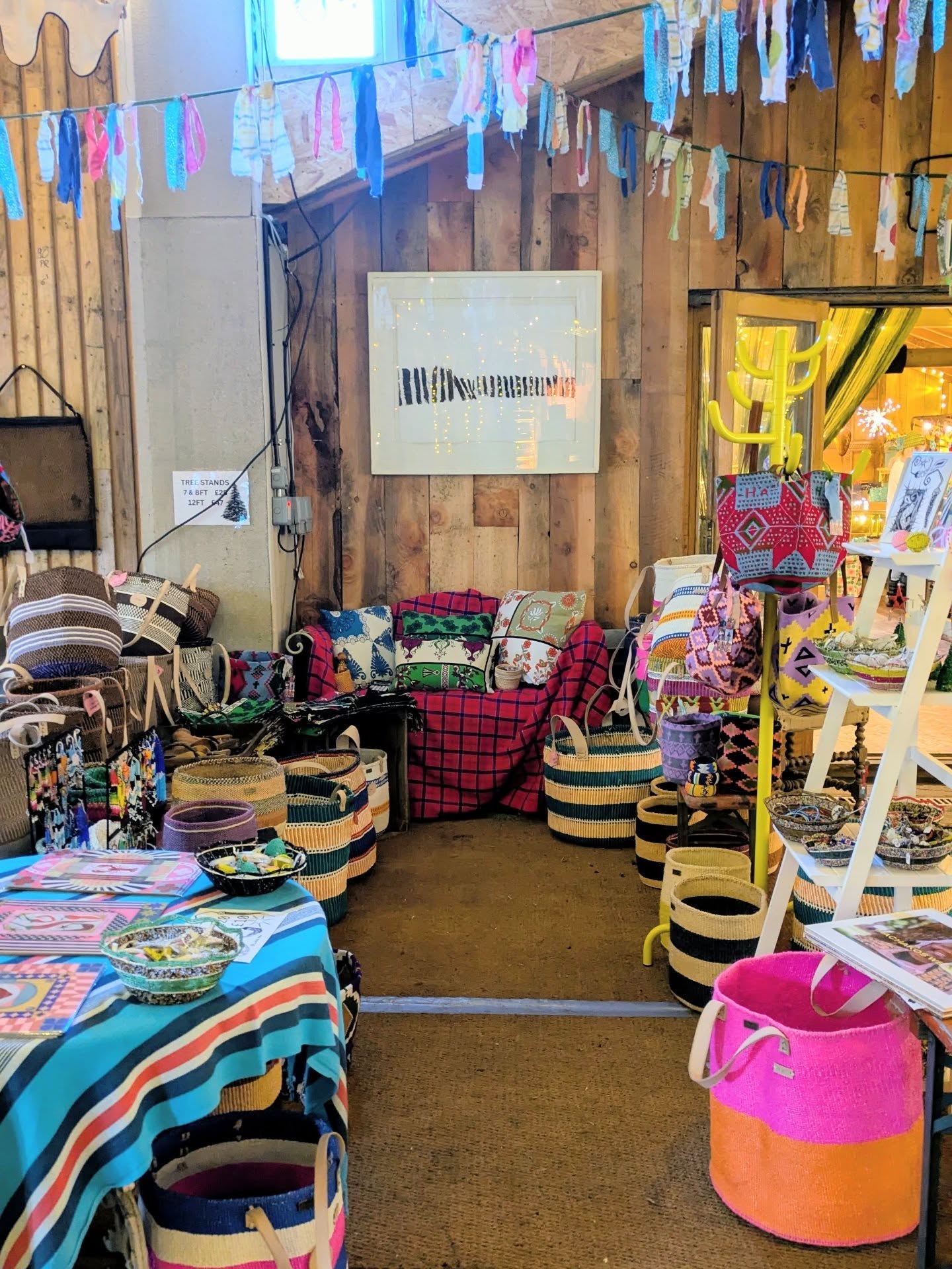 All set up for our pop-up @wyldsfarmchristmastrees🌲
Today 9am-4pm
Plenty of stock and discounted prices for any last minute Christmas shopping✨
#wyldschristmastreefarm
#SustainableGifts
#handmade
#KenyanBaskets
#artisanalart