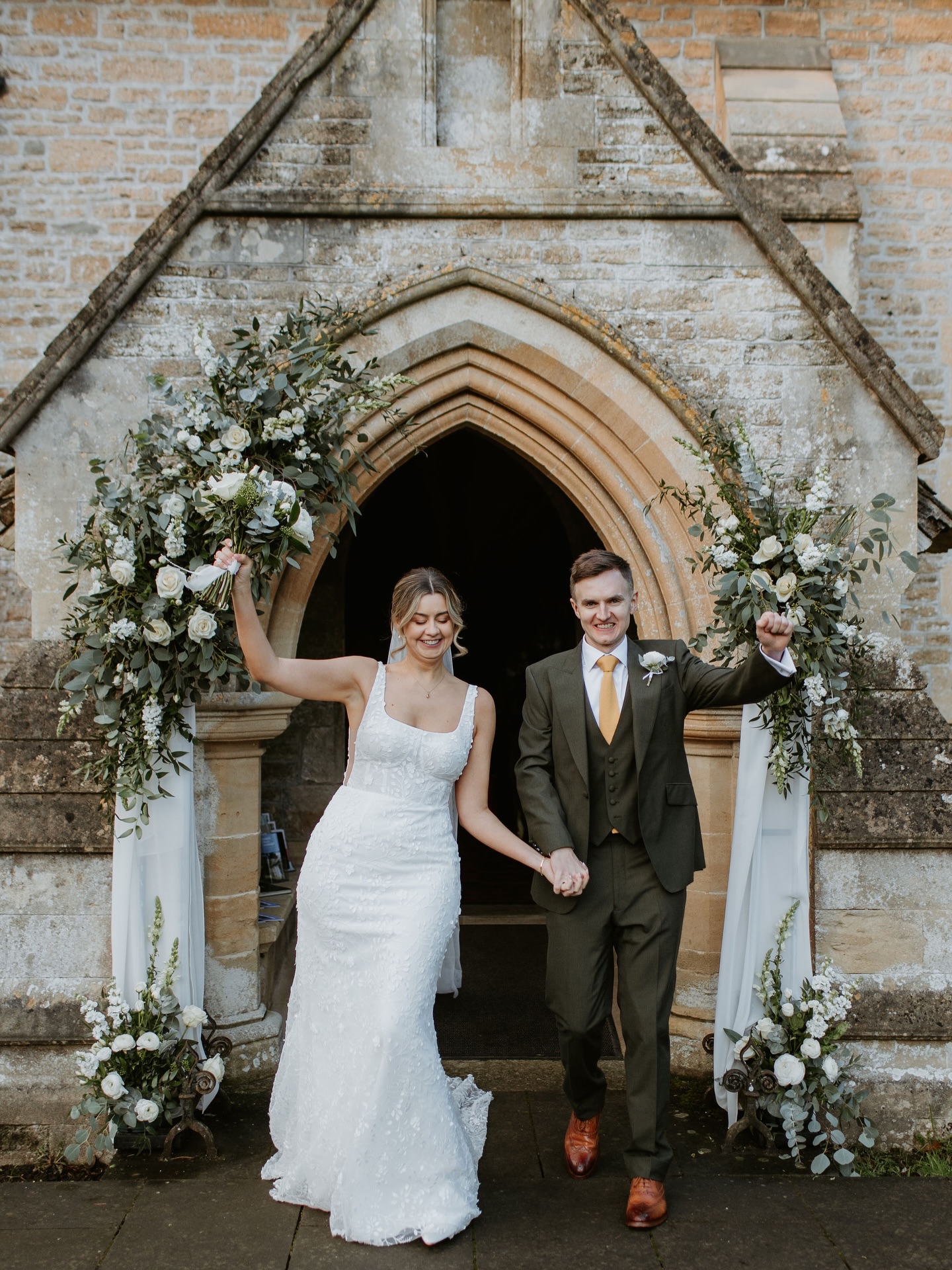 One year married
Saskia & Robbie — married at the beautiful @orchardleigh_estate_weddings , surrounded by candlelight, winter warmth and so much love.
From that quiet moment in the car…to candlelit vows…
to confetti-filled joy and one very good party 🥂
Happy first anniversary to a couple who made it all look effortlessly them. Still one of my absolute favourites
If you’re planning a winter wedding, save this for ceremony and styling inspiration
Venue: @orchardleigh_estate_weddings
Photographer: @jessiemilyphotography
Stylist: @scarlettroseevents
Florist: @jmfloraldesigns
Makeup: @bombshellmakeupuk
Hair: @harrietgallon.muah
Band @rockpins
Cake: @lovemycakesomerset
#orchardleighestate #weddinganniversary #oneyearmarried #winterweddings #somersetwedding
#ukweddingplanner #ukweddinginspiration #churchwedding #candlelitceremony #elegantweddings
#classicweddingstyle #realweddingsuk #justmarrıed
#weddingdaymagic #weddingplanner