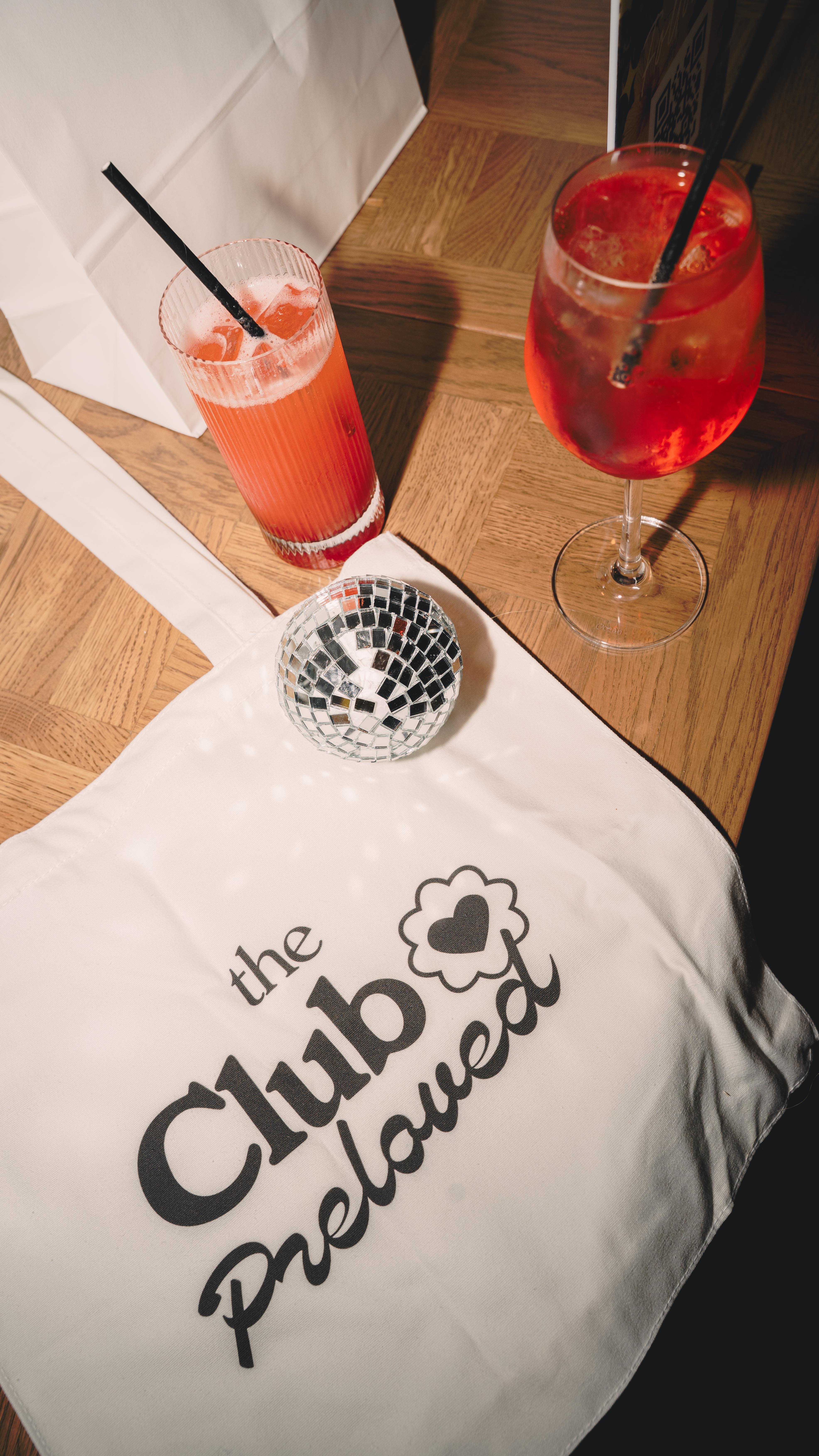 Welcome to wonderland… AKA The Club Preloved 🪩✨
Your circle should want to see you win.
Your circle should clap loudly when you have good news. If not, get a new circle.
Or join this one :) theclubpreloved.com (we promise you’ll laugh ALOT)
TCP x