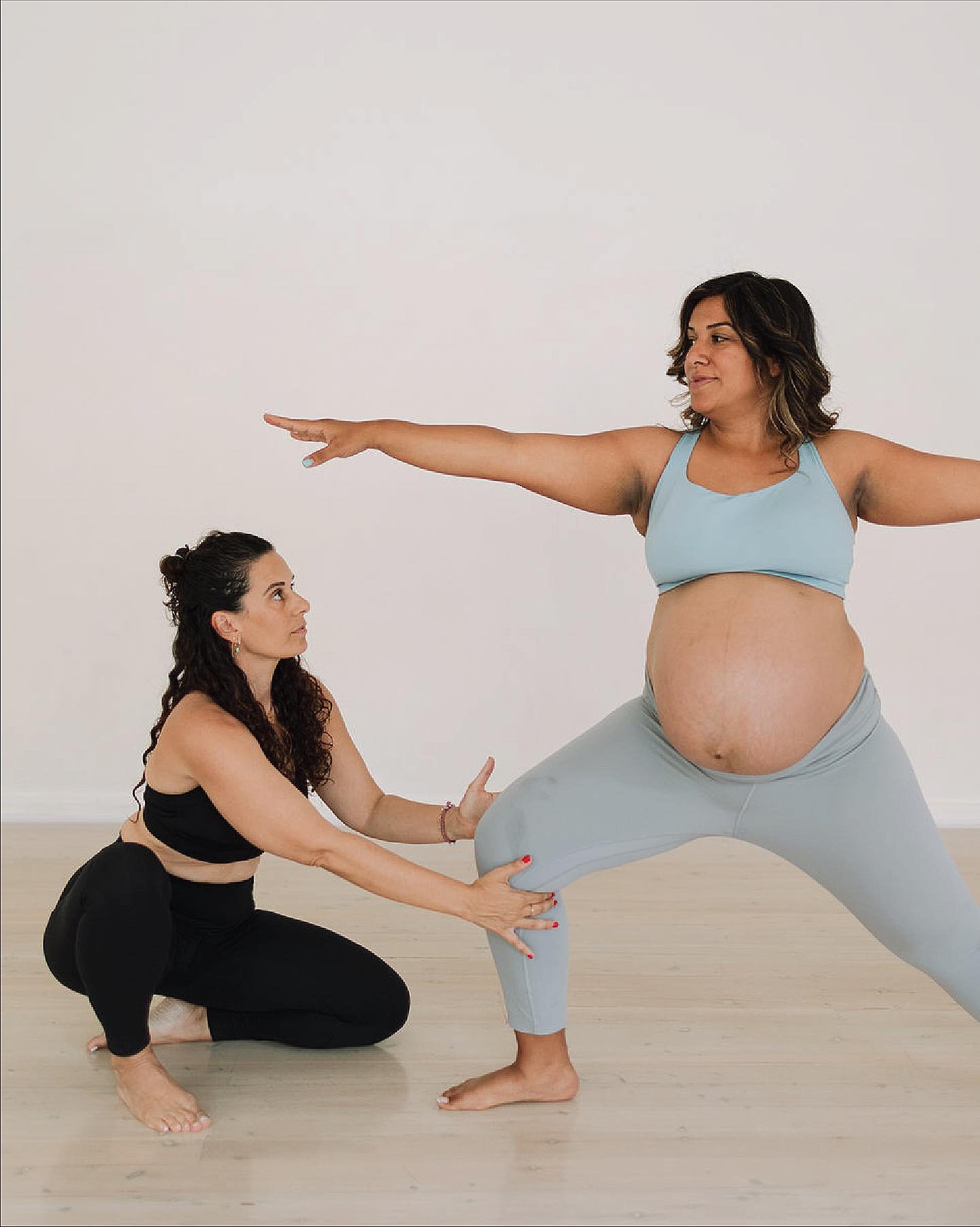 Designed with care and intention, our prenatal and women’s wellness classes honour the changing body with safe, nurturing movement🍃
Pregnancy is a time like no other✨
A space to breathe, strengthen, and connect.
We welcome you to our beautiful studio🤍
#pregnancyyogasydney #sydneyeasternsuburbsmums #sydneyeasternsuburbs #vaucluse #rosebaysydney #sydneyyoga