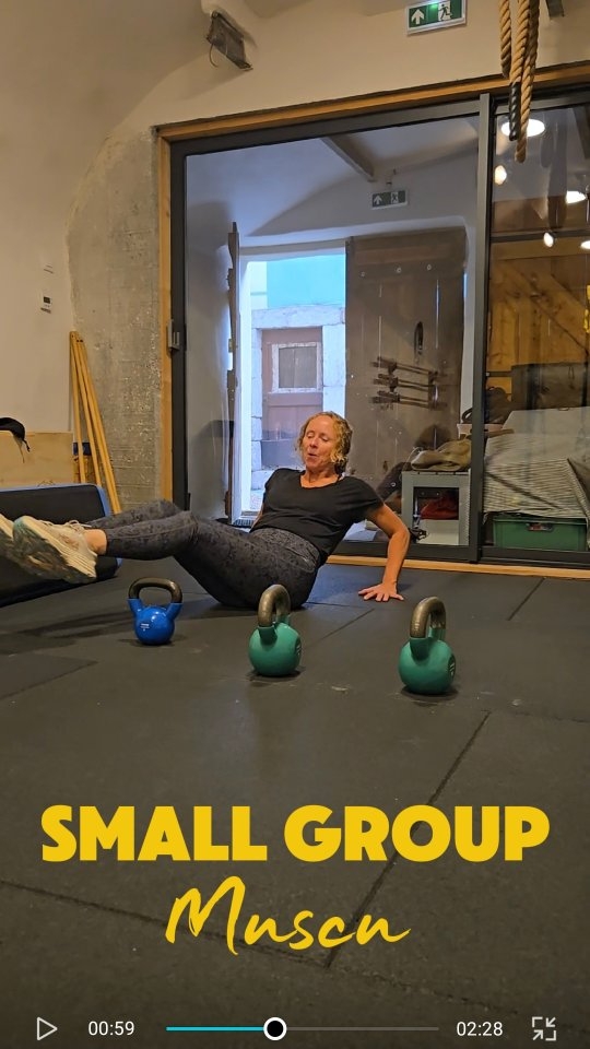 💥 S M A L L G R O U P
Une séance renfo haut du corps où on apprend à se suspendre et à soulever du poids...Pas forcément facile quand on a pas l'habitude ou qu'on ne l'a jamais fait....Mais il faut bien débuter un jour ;)
💬 Et toi quelles activités repousses-tu par peur d'être à nouveau débutant ?
(Retour en images sur le p'tit finisher cardio qui va bien)
#hautesalpes05 #guillestroisqueyras #fitnessmotivation #coachingfitness #femmesactives #musculationfemme #renfo #objectifsport #sportsanté #guillestre