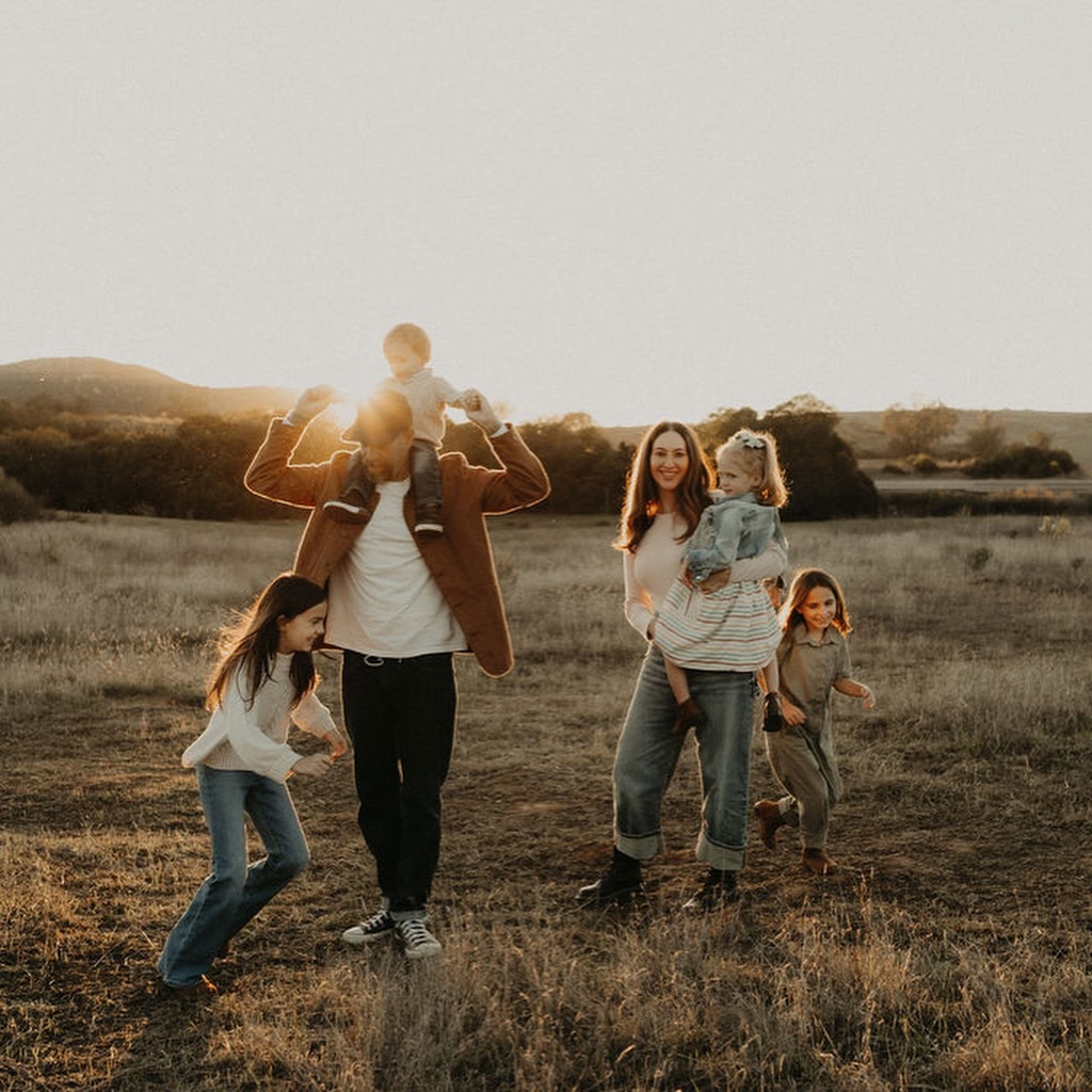 This beautiful family ❤️ it’s wild to think Christmas is next week! Part of me is excited and the other part will be sad when the Christmas magic is over for the year. My boys love it so much and we have been doing all the arts and crafts and cookies and anything and everything Christmas!
San Diego Photographer | Family photographer | San Diego Wedding Photographer | Elopement Photographer
#sandiegophotographer #sandiegoweddingphotographer #weddingphotographer #elopementphotographer #sandiego