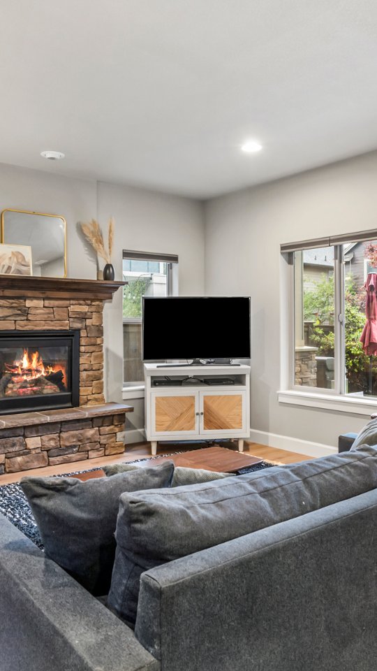Picture yourself at 21352 NE Evelyn Pl, Bend āØ
2,020 sq ft | 3 bed | 2.5 bath | built in 2015
Granite island, cozy gas fireplace, and a backyard made for weekends. Quiet street, one block to the pool + playground, and all the Central Oregon living youāre craving.
$630,000
Could this be your next address? Contact me today for your private tour!
#livelifeinbend #realtorkailey #kaileytaylor #yourlocalexpert #inbend #bendoregon #centraloregon #realestate #bendrealestate #bendrealtor #bendhomes #centraloregonrealestate #homesweethome #homebuyers #pnw #oregon #oregonrealestate #oregonrealtor #oregonhomes #bendlocal #lgbtqrealtor
