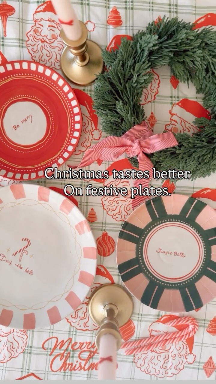 School bags down, Christmas plates out. Let the cozy magic begin. ✨🎄
It officially feels like Christmas once I bring out the Christmas plates 🎄✨
Aren’t they so cute? I add a few to my mismatched collection every year:)
Plates: @mamaisonandcompany
Dishtowel: @anthropologiehome
Candles: @anthropologiehome
#thehappyphotobus #christmasplates #christmastime #officiallychristmas #anthropologiehome