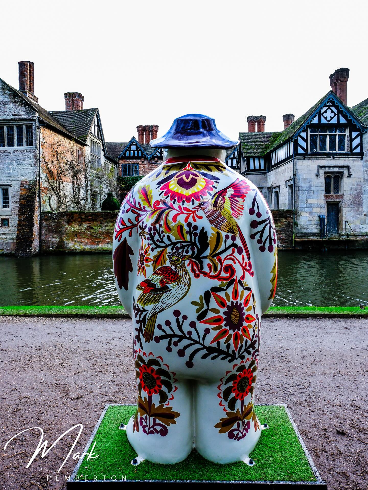 Christmas vibes @ntbaddesleyclintonandpackwood this morning following the Snowman trail #thesnowman #nationtrust #baddesleyclinton #thesnowmantrail