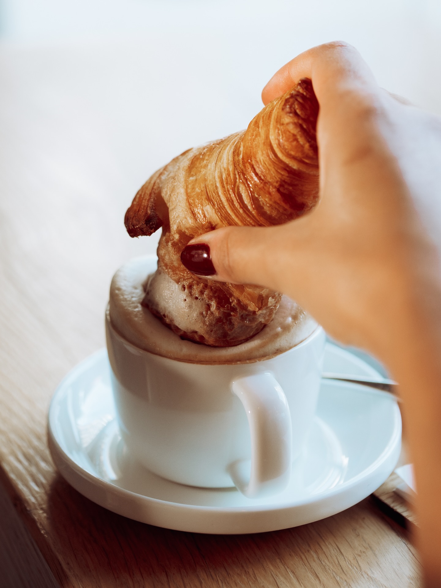 There’s something magical about mornings at Cyclist. The best part? That perfect moment when a buttery croissant meets your creamy cappuccino – and takes a little dip. 🥐☕✨
#MorningBliss #CyclistMoments #breakfastgoals