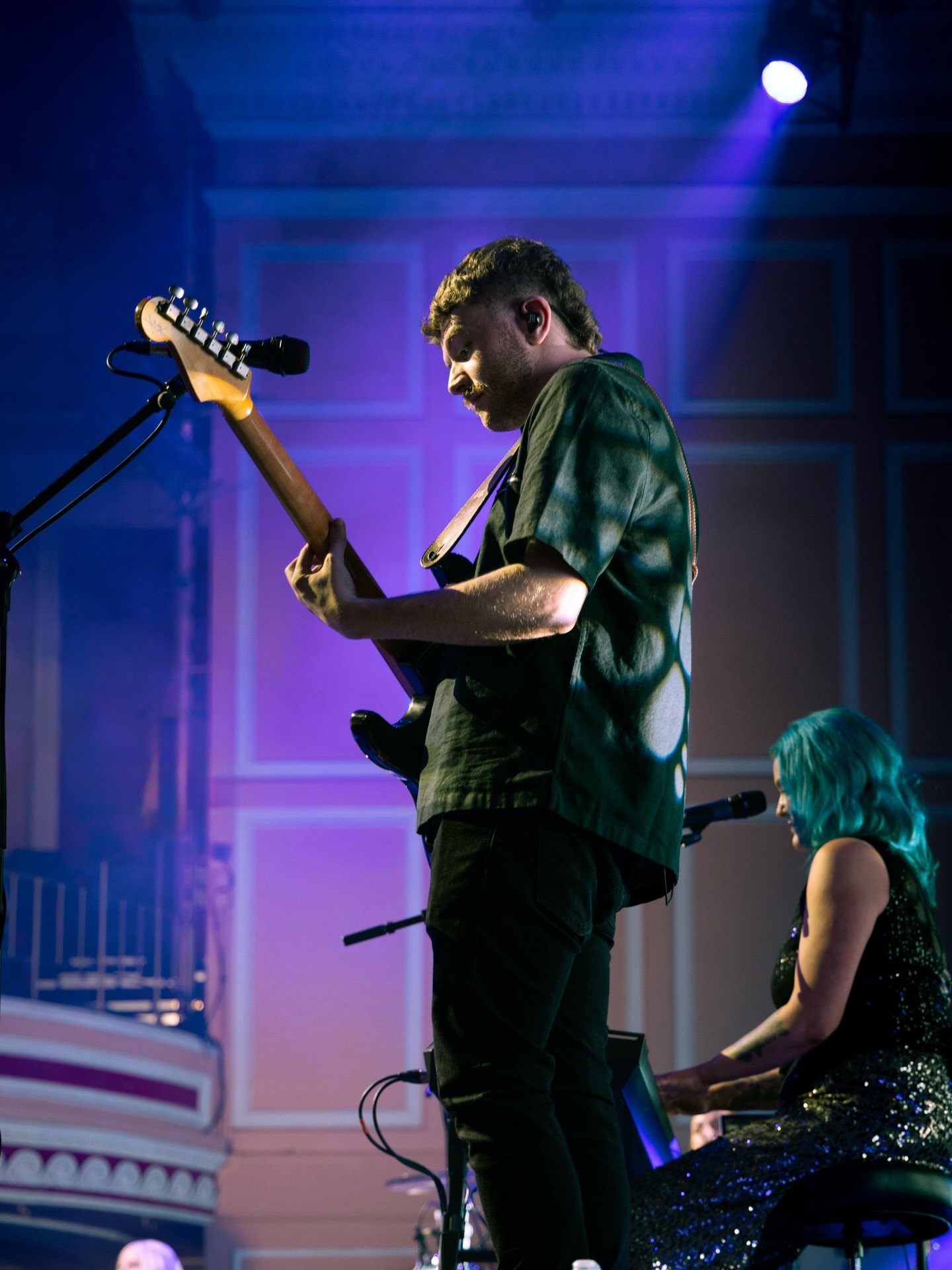 01/12/2025
📍 @o2cityhallnewcastle
🎸 @joemcelderryofficial
📸 @ajlphotoanddesign
•
#sessionguitarist #guitarist #guitar #sessionmusician #musician #guitarplayer #music #guitarsolo #guitaristsofinstagram #sessionguitarplayer #fender #sessionguitar #guitarlife #acousticguitar #guitarcover #electricguitar #sessionman #rockguitarist #guitaristforhire #riffwars #homestudio #guitars #guitarsofinstagram #studio #musicproducer #livemusic #sessionplayer #musicianlife #guitarra #producer