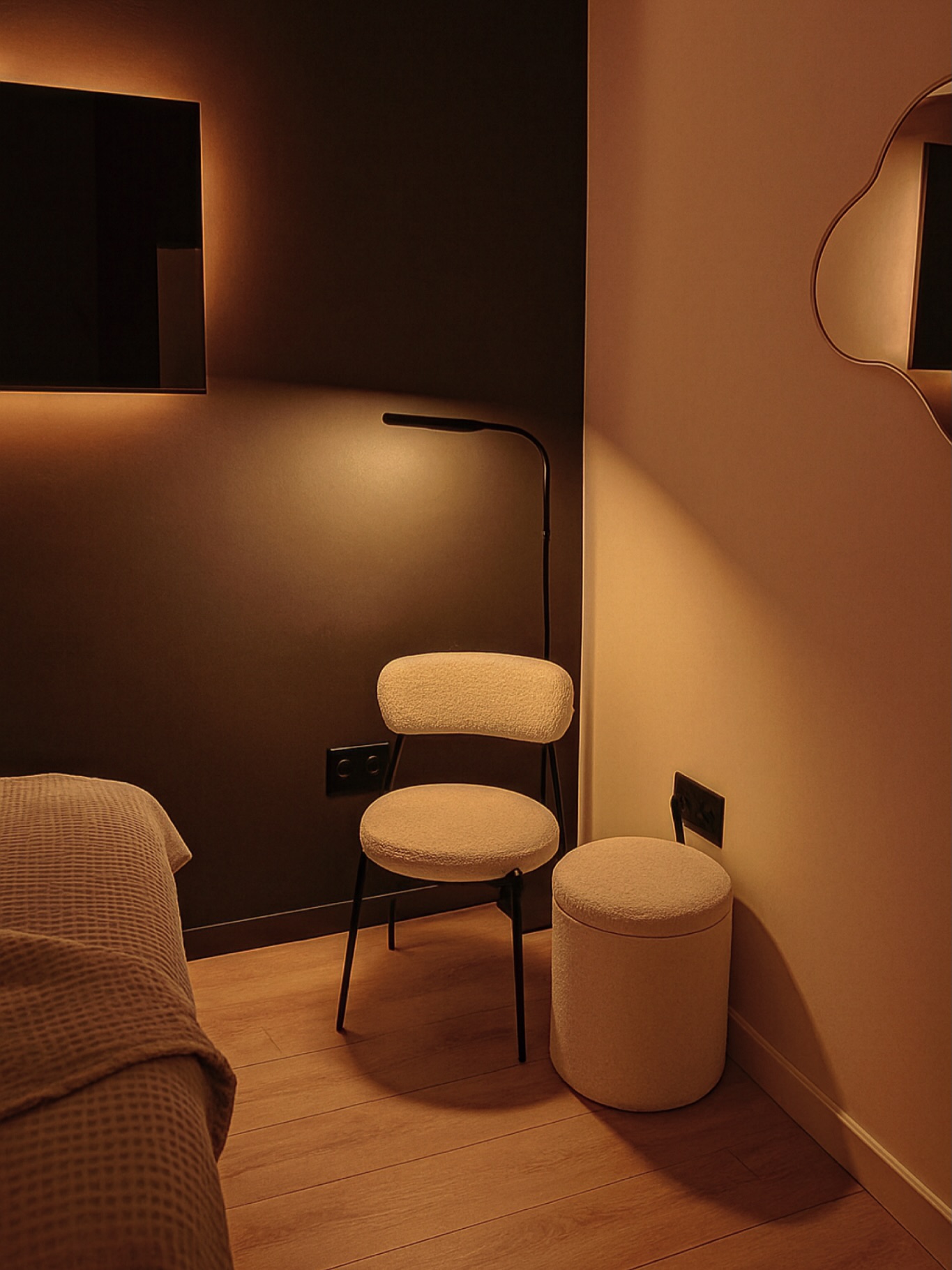 Relax, unwind and let us take care of you 🤍
From deeply calming massage to results-driven facials, this is your time to slow down, breathe and leave feeling balanced, restored and glowing.
✨ Who to book a relaxing session with with:
• @lisa.thebeautymindset – advanced skin specialist, tailored facial plans, completely relaxing facial and deep tissue body massage.
Mondays, Thursdays and one Saturday a month
• @mindbodybeauty_16 – mindfulness, reiki, card readings & crystal healing for the ultimate soul-level reset.
Wednesday-Saturday
• @kcd_beauty – From massage and facials to beauty essentials, she offers pretty much everything. Relaxation and feeling completely looked after.
Tuesday, Thursday-Saturday
✨ How to book:
Book online via the link in our bio, choose your treatment and therapist, or pop us a message if you’re unsure, we’ll guide you to exactly what your mind, body or skin needs.
Your calm starts the moment you walk through our doors 🤍