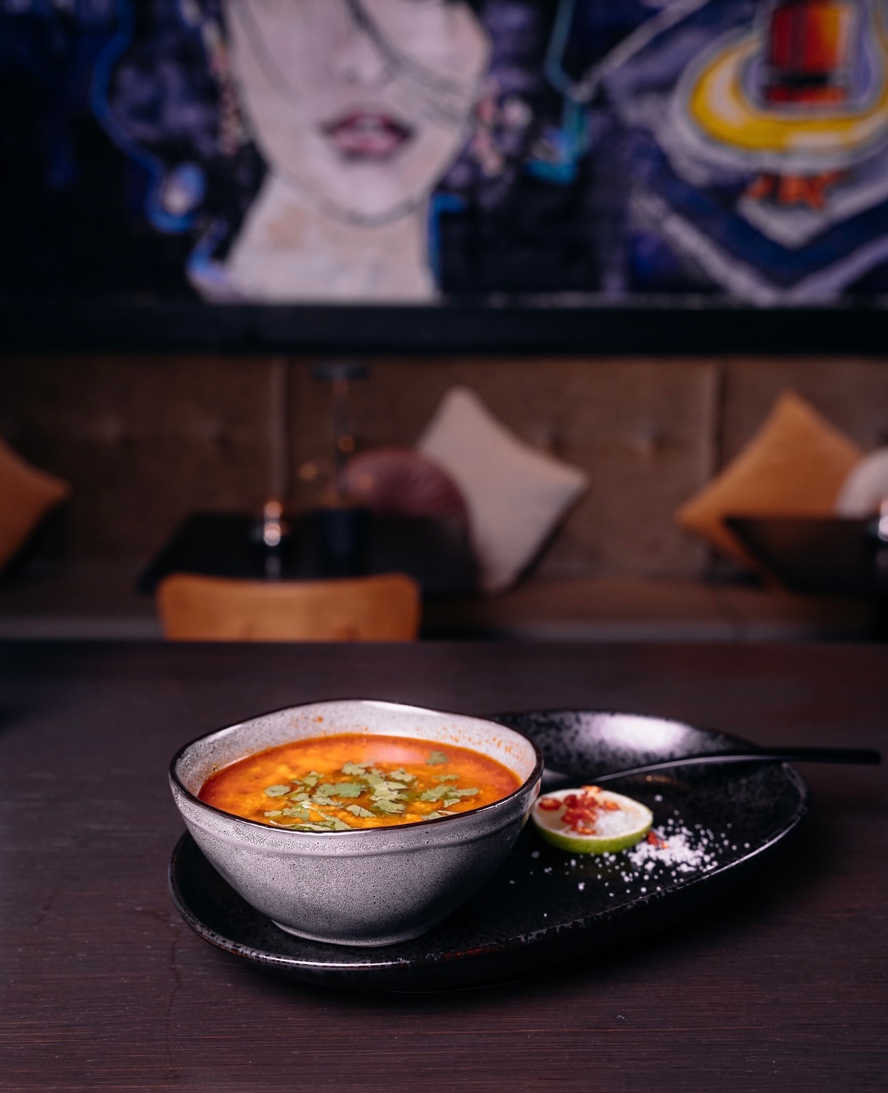 Oh baby, it’s cold outside ❄️
Zum Glück wärmt unsere Sauer-Scharf-Suppe nicht nur den Magen, sondern auch die Seele 🥣🔥
Komm vorbei und genieß den Winter bei uns.
📍 Miyaki Berlin
#MiyakiBerlin #WinterVibes #SauerScharf #ComfortFood #BerlinFood