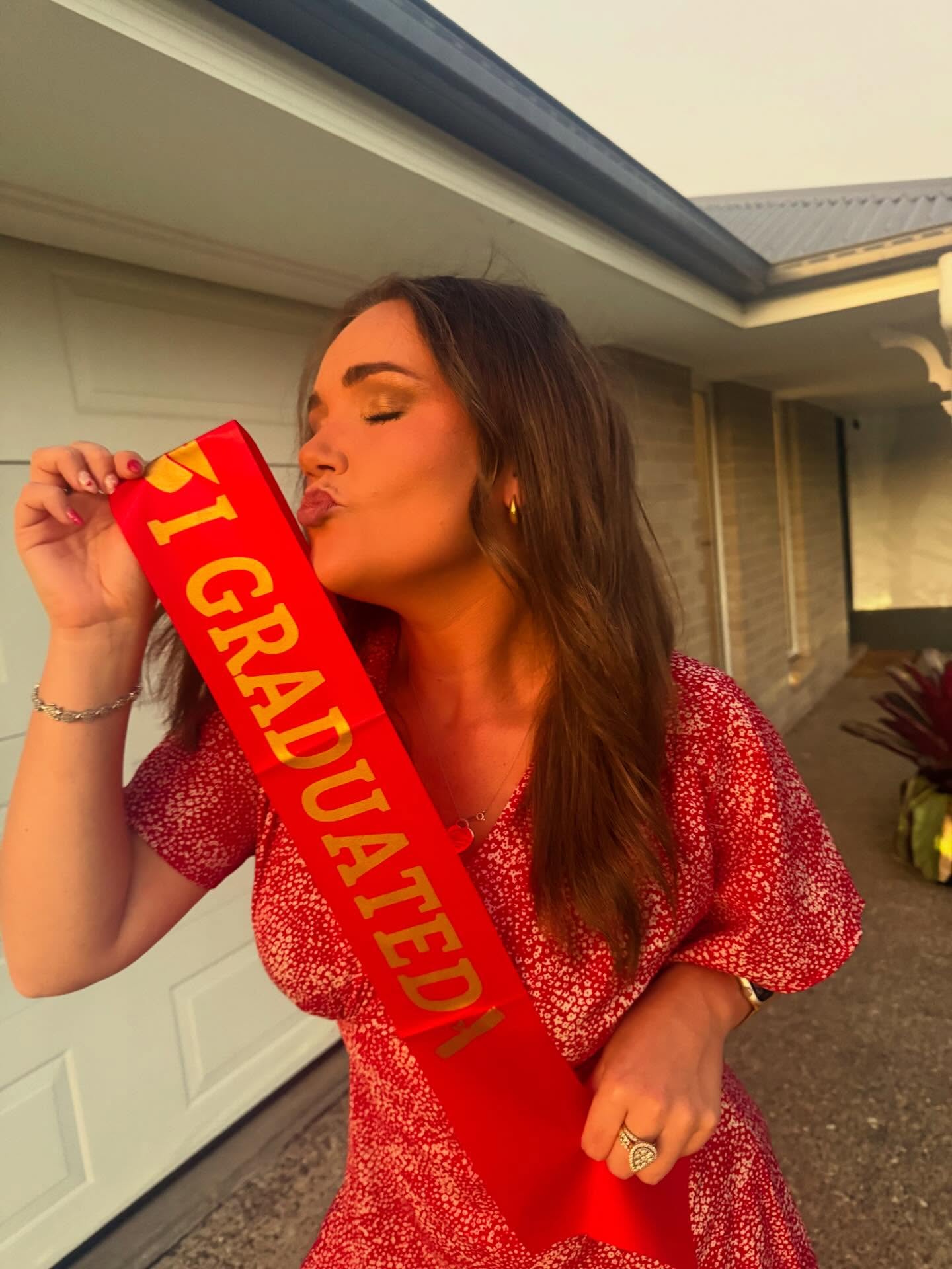 Six years. Countless assignments, late nights, rehearsals, and a whole lot of perseverance 🎓✨
I’m so proud to finally say I’ve graduated with honours, earning my Bachelor of Music and Master of Teaching. It’s been a hard slog to achieve this holding down a full-time job, working to maintain my music career, and navigating family trauma along the way. Challenging doesn’t even begin to cover it, but it was absolutely worth it.
So grateful for everyone who supported me through this journey. The world is now my oyster, and I can’t wait to see where this next chapter leads 🎶📚🌍