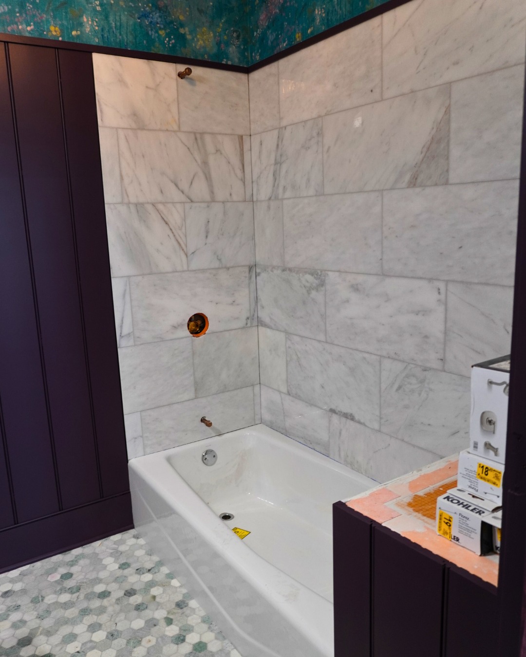 Your bathroom does not have to be boring. In fact, it shouldn't be. A bathroom is the perfect space to add a touch of personality to your home.
#bathroomremodel #sawteethcarpentry #renovationprojects