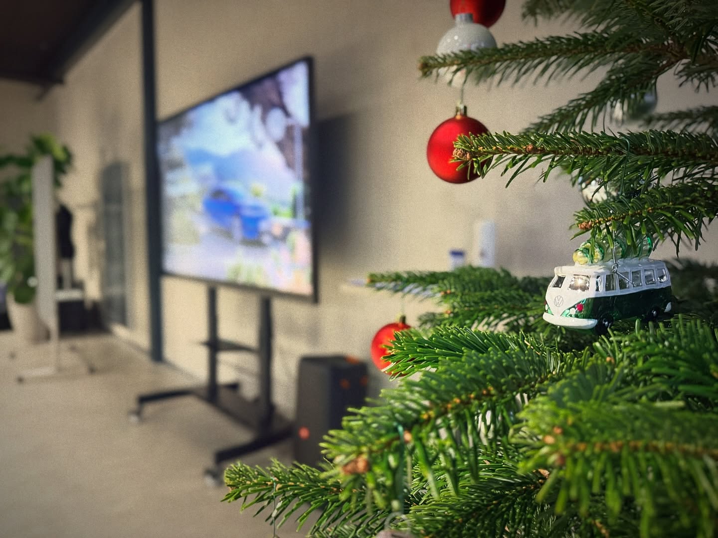 Decembra apmācības vienmēr ir nedaudz īpašas - Volkswagen un Audi apmācību sezonu noslēdzam svētku gaisotnē 🎄🤗