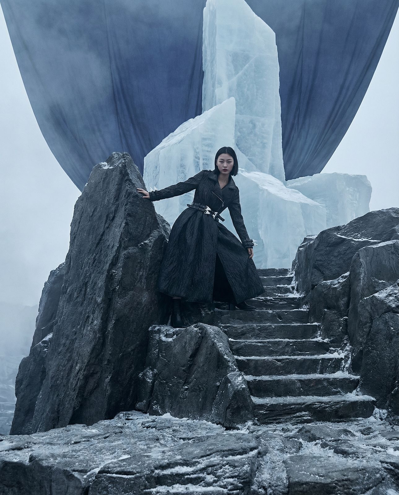 Winter season with chrome jacket From SPOOKY CARNIVAL collection presented in #keqiaofashionweek @agence_aube ❤️
.
AD by @romain_thevenin_
.
#fashion #romaintheveninparis #design #losangeles #iastudio