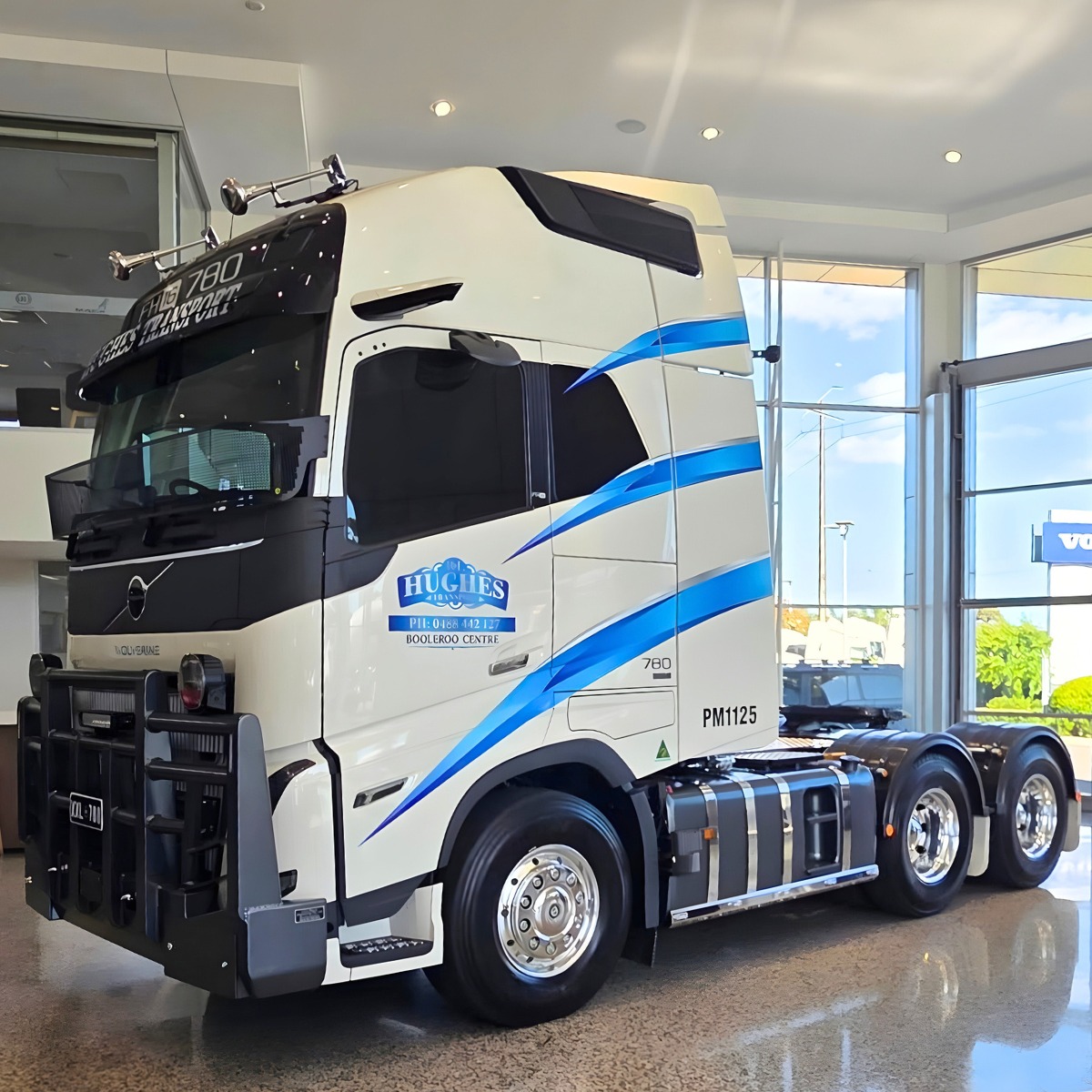 Check out this new Hughes Transport Volvo truck! 😍
The bullbar and fuel tanks are finished in the tough Shingleback Coating System – Gunbarrel Shadow colour. Built for durability, easy to clean, and road-ready for heavy transport conditions. 💪
Protect your heavy transport equipment with one of the toughest, best-looking finishes in the industry.
📞 1800 744 645
📧 theteam@shinglebackcs.com.au
🌐 www.shinglebackcs.com.au