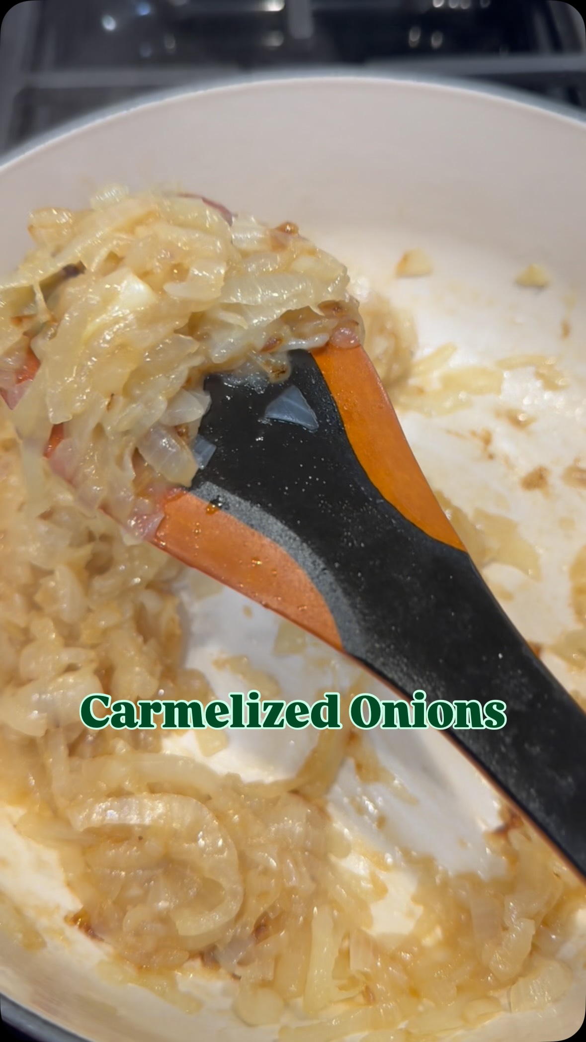 Carmelizes onions require some patience, but they’re easy to make and the payoff is 🤌🏼 so sweet. I’ll be layering these into my Christmas scalloped potatoes 🤤 What sides are you serving at your Christmas/holiday meal? #christmas #food #cooking #recipe #cookingtips