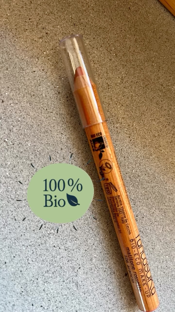 Non è questione di apparire, ma di appartenersi. 💫
La pelle, il corpo, la mente: tutto parla del modo in cui ci prendiamo cura di noi.
Quando impari a scegliere ciò che ti fa stare bene, la luce che cerchi fuori comincia a brillare dentro. ✨
Se ti è piaciuto questo reel, leggi di più nel mio blog 👉link in bio ✨
#beautyroutine #selflove #consapevolezza #benessere #equilibrio #healthyluxury #makeupwithmeaning #mindfulbeauty