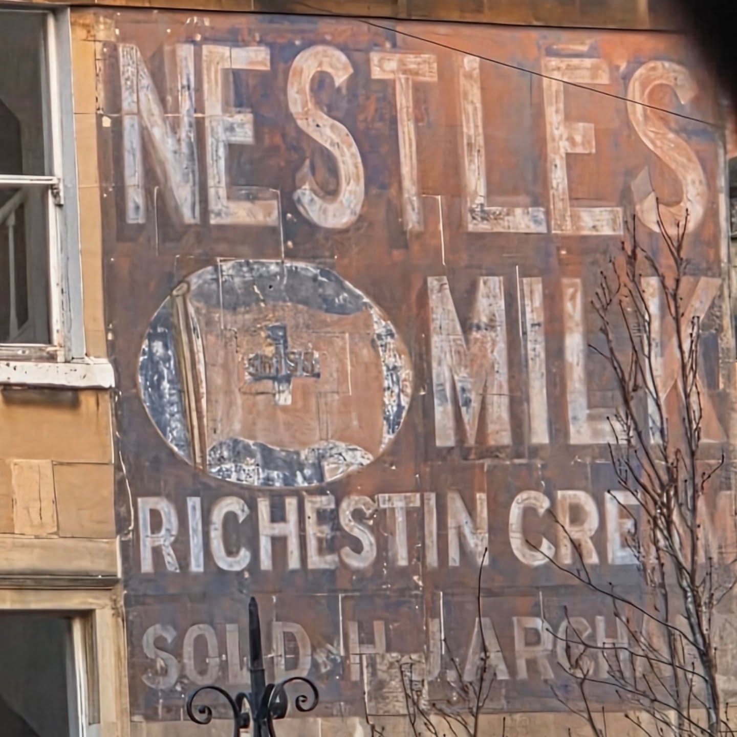 On an antique buying trip to Bath, Bristol and Clevedon this week we explored the history of the local areas and met some really interesting people. #objetdart #stufftoyouandme We took a few photos along the way of vintage scenes.