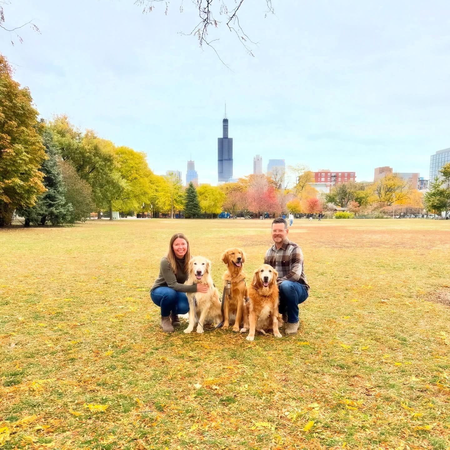 Merry Christmas and Happy Holidays 🎄🍾 from this crew, to you 🥰