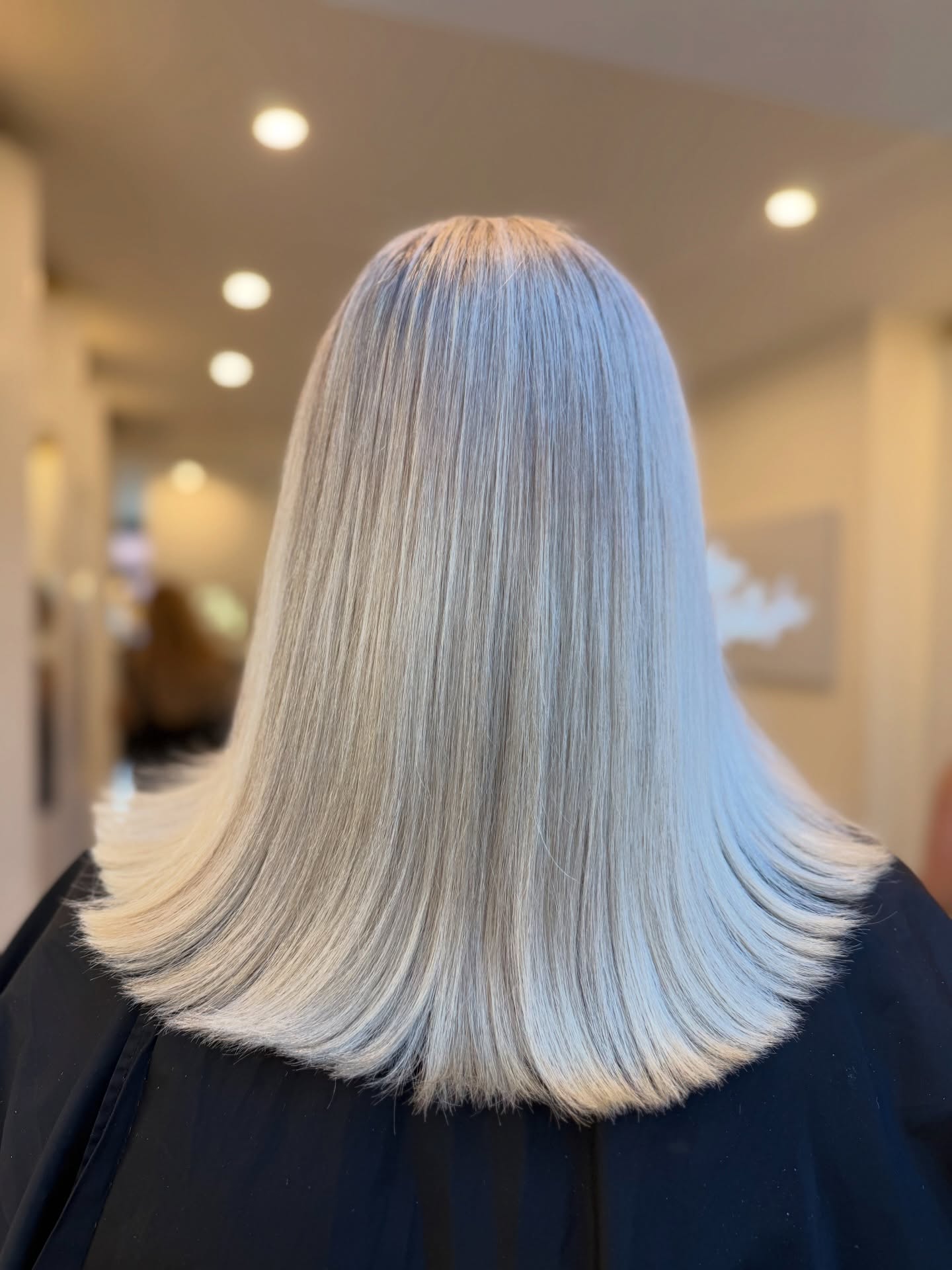 the prettiest blonde with teeny tiny lowlights 🥰
i am completely full for colours until the new year, i have 3 weekend appointments available and 1 late night for january, they’re going quick so please book in to avoid disappointment AND make sure to take advantage of my january offers 🫶🏼🫶🏼
🌟complimentary colour + extensions consultations are available this week! consultations are required for new clients 48 hours prior to colour appointment🌟
service 🤩 full head highlights, lowlights, toner, cut and blow dry 🤩
💰 £175
based 📍- @gallagherandwashington 27 Dovedale Road, L18 5EP
📱enquiries - contact button + DM
📱book - link on profile
products used -
@lorealpro @lorealuki @loreal @lorealpro_education_uki @rosieoconnorprohair
@salonsdirect @sallyserskineliverpool
@beautylaunchpad
@hairdressersjournel
i don’t edit my pictures 📸
~
#hairbylucyansboro #studioluxe #studioluxeliverpool
#beautylaunchpad #hairdressersjournal #lorealcolourspecialist #liverpool #liverpoolhair #colourspecialist #blondespecialist #balayagespecialist #liverpoolhairspecialist #liverpoolbalayage #bohoblondetechnique #iambohoblonde #transformationtechnique #balayagetransformation #blondetransformation #fallhair #hairtransformation